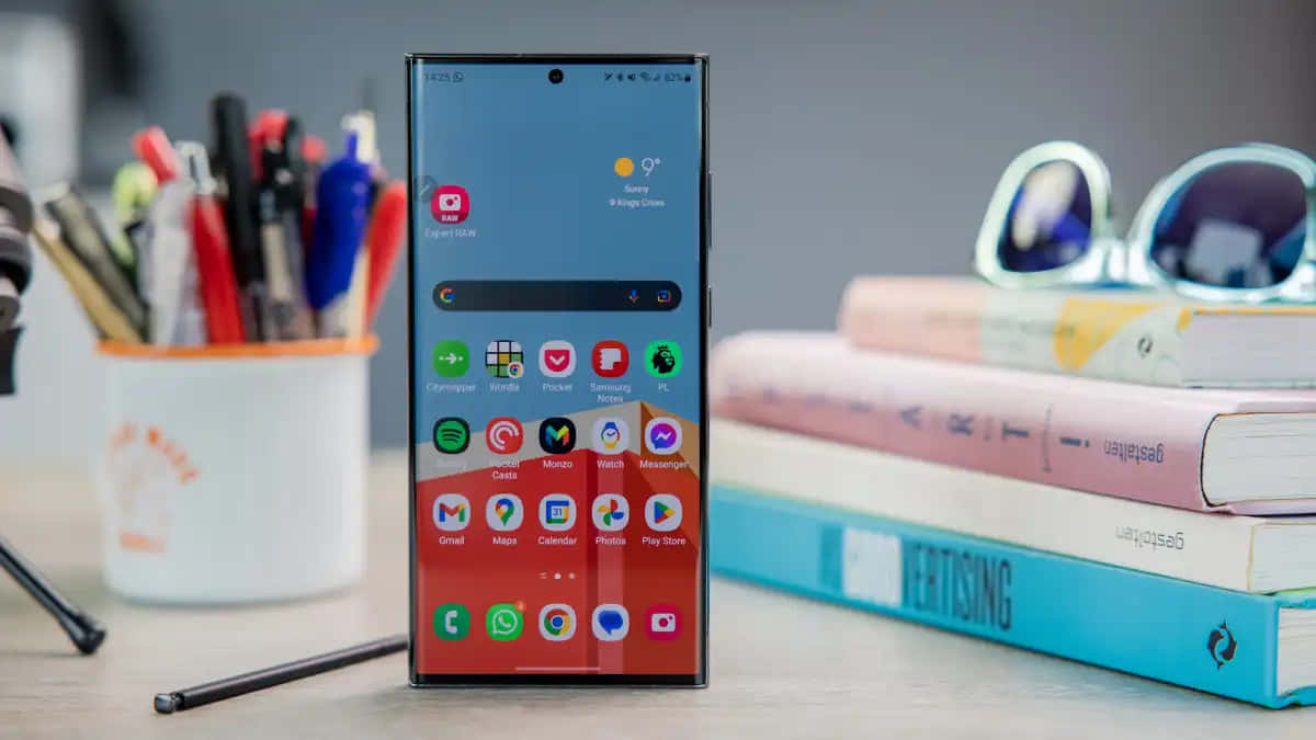 Samsung S23 Ultra 顯示螢幕與 S Pen 壁紙
