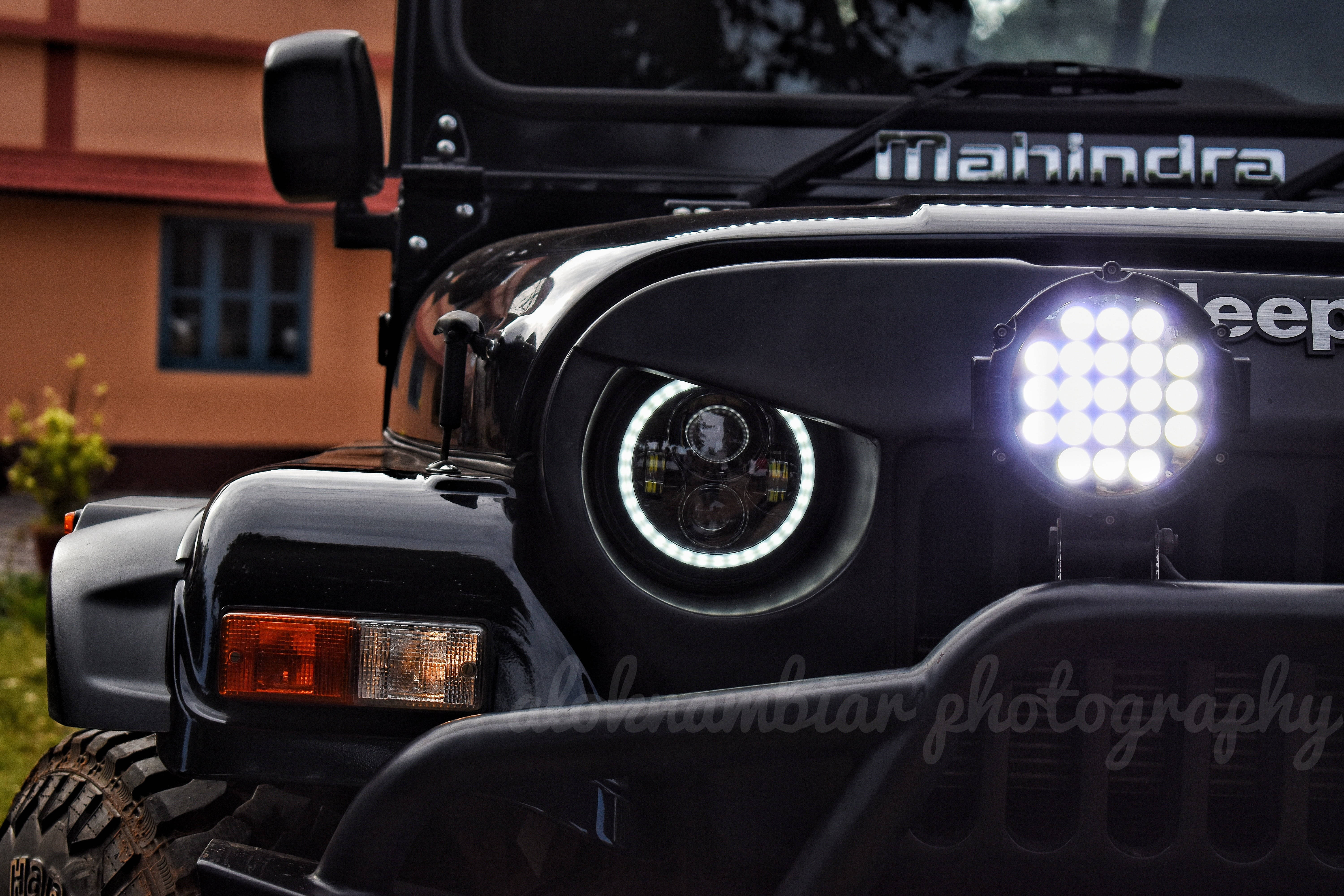 Thar 4K Jeep 车灯 壁紙