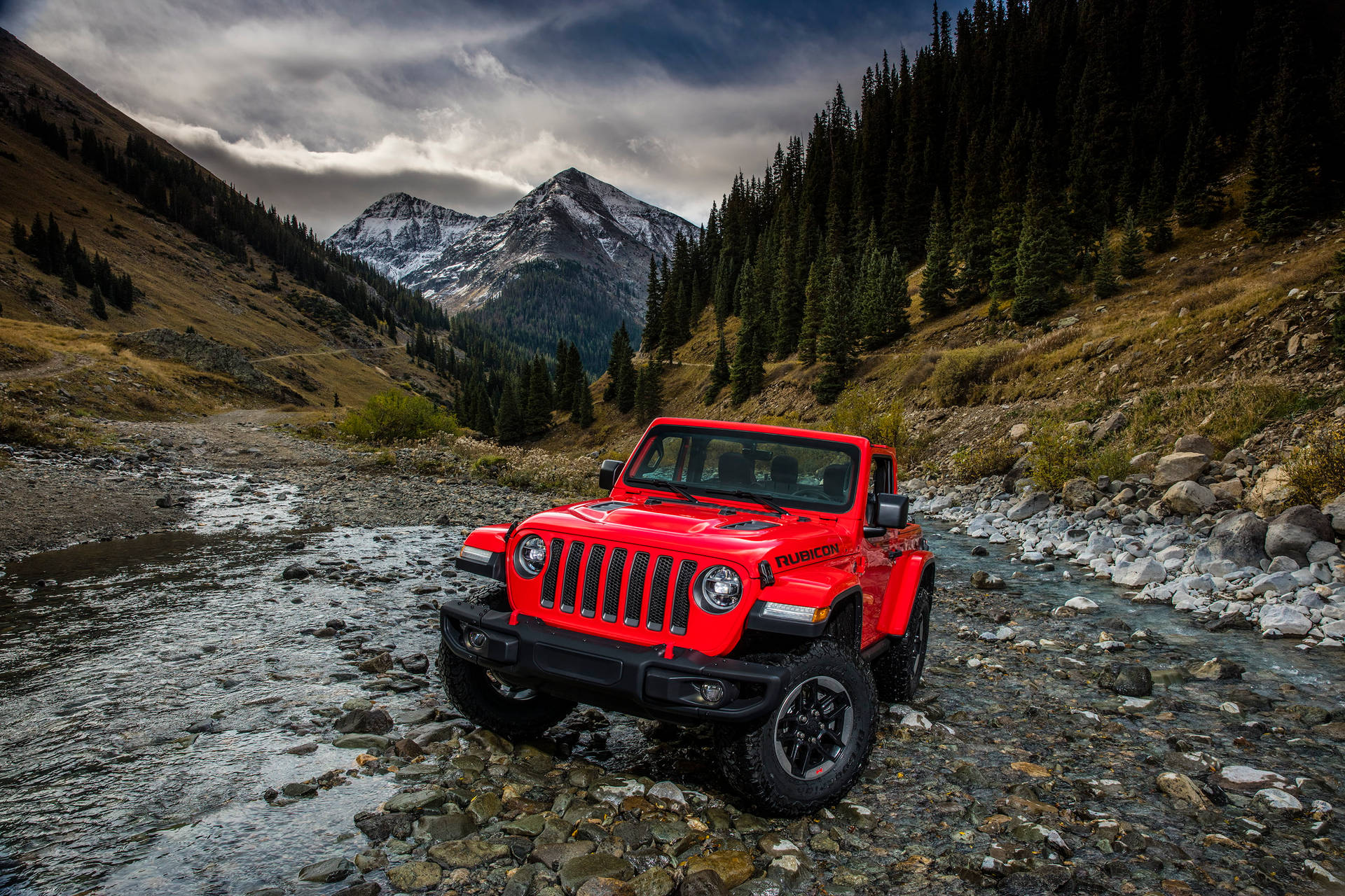 Thar 4K 自然山景 — 汽車 4K GIF 壁紙