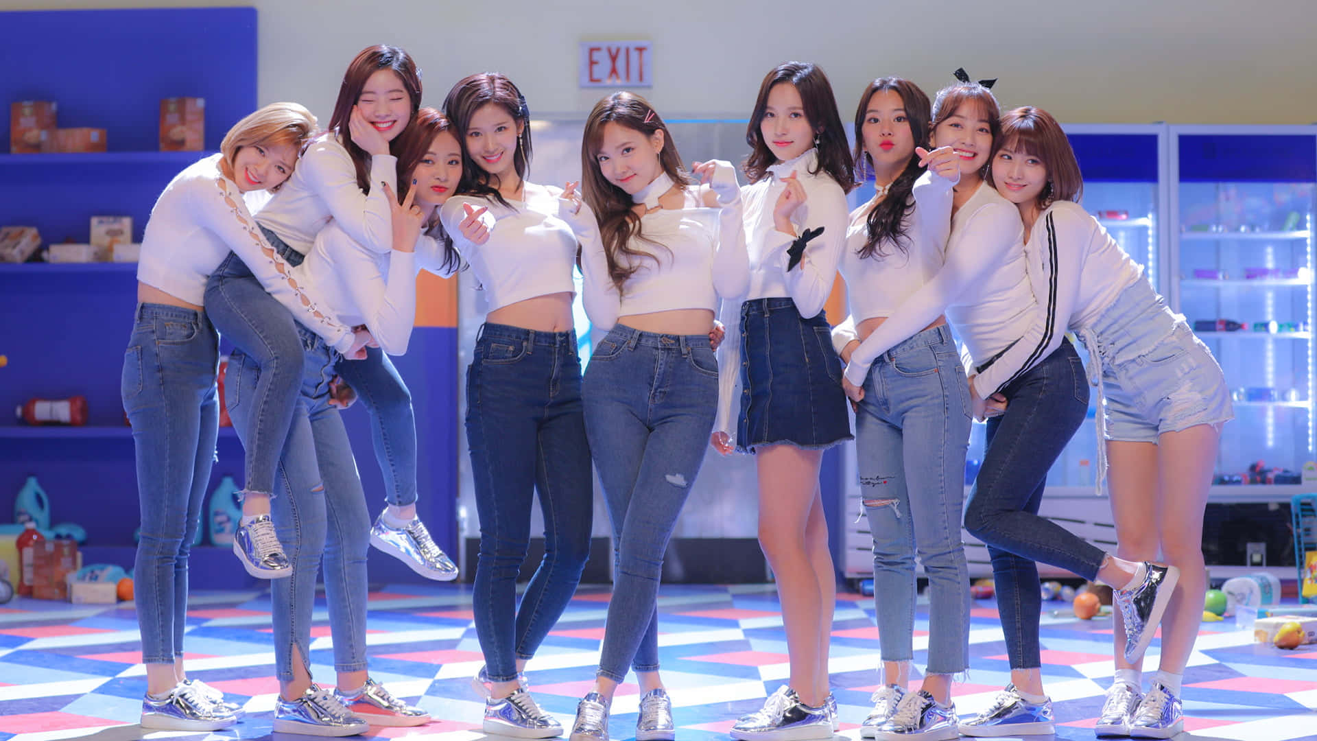 Twice 組合迷人高清桌布 壁紙