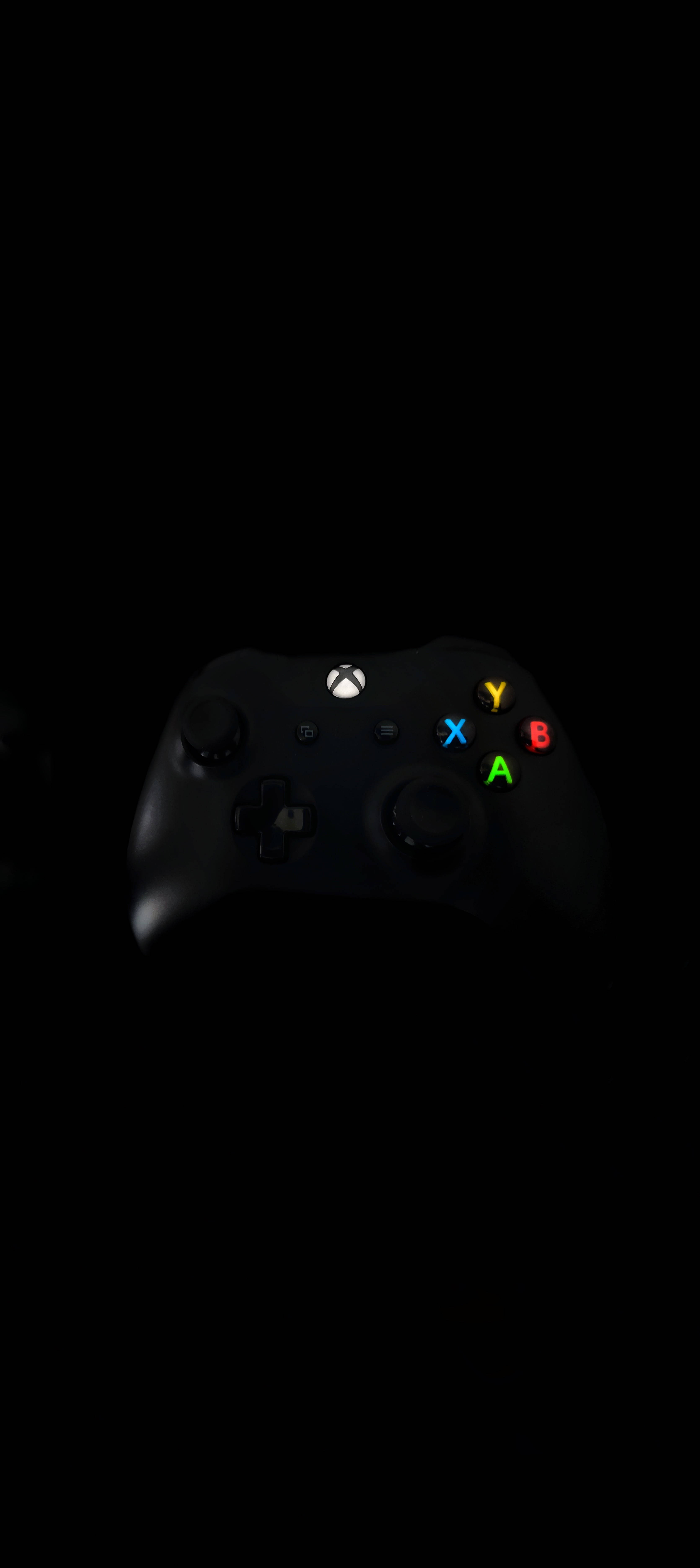 黑色Xbox控制器8K手機 壁紙