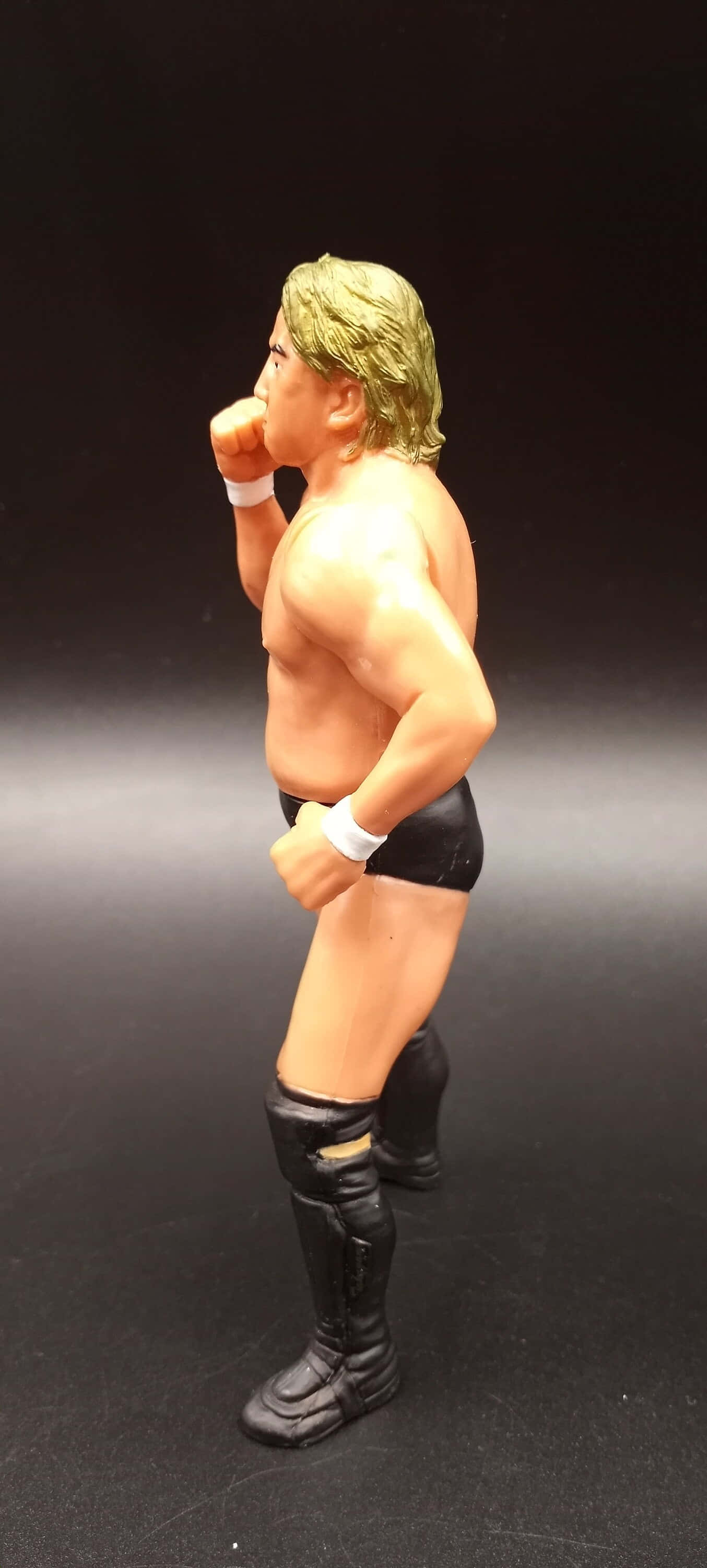 Yoshihiro Takayama 雕像側面輪廓 壁紙