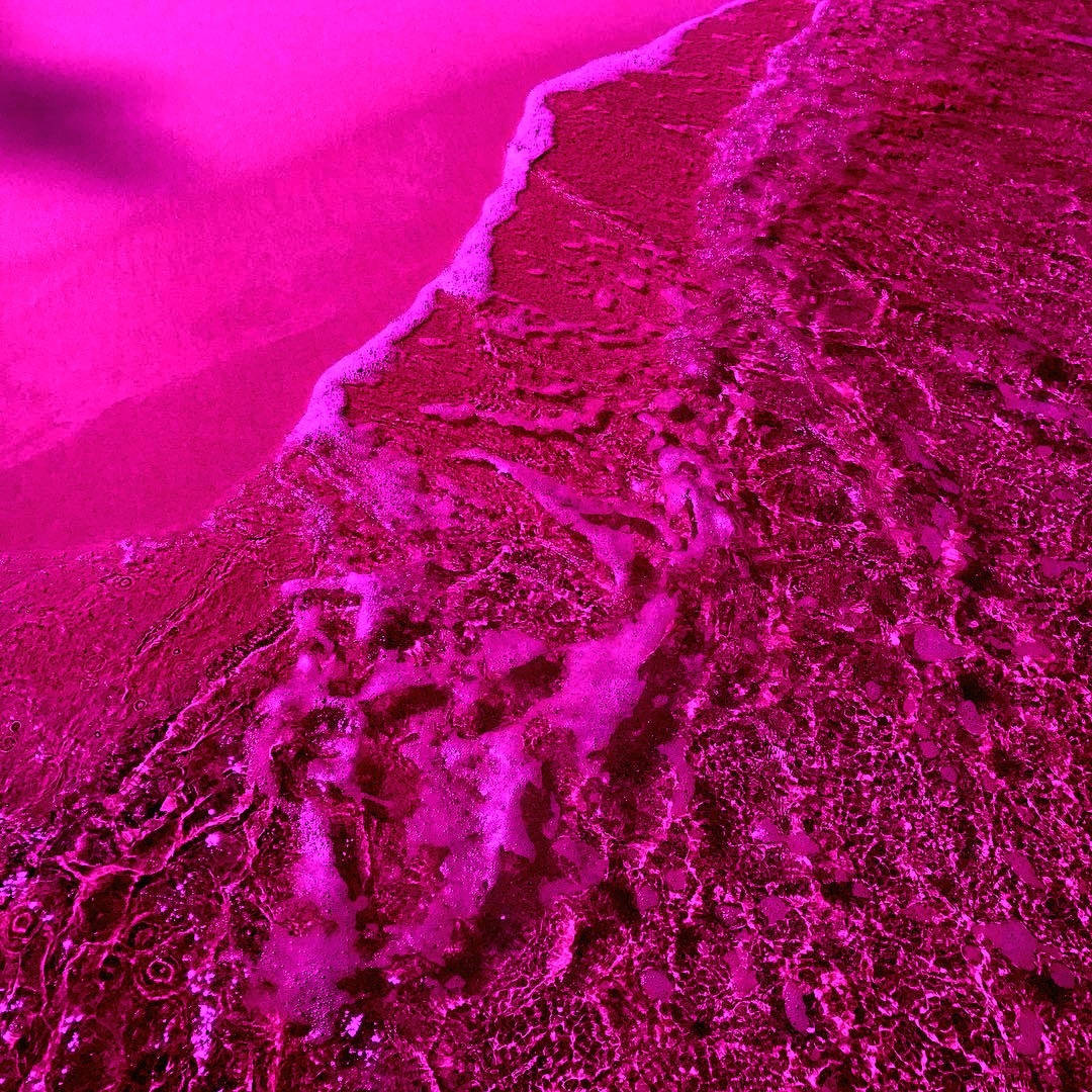 亮粉美學海岸線 壁紙