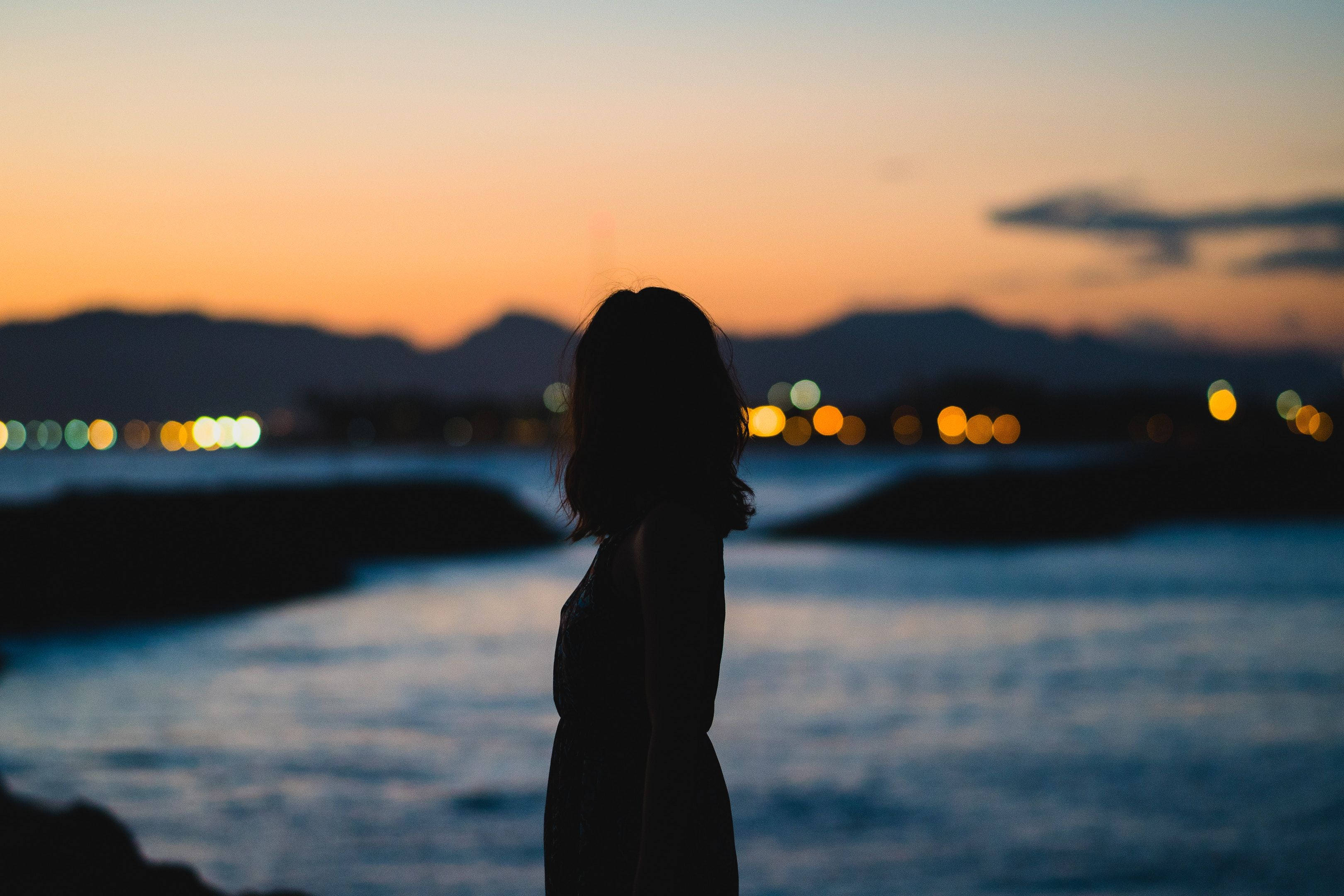 人物剪影女性 壁紙