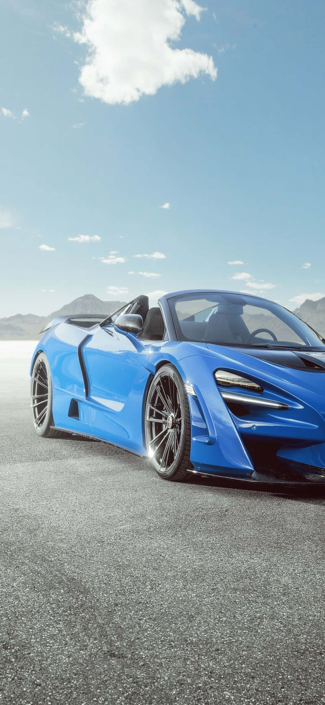 以iPhone Xs McLaren 720s風格馳騁街頭 壁紙