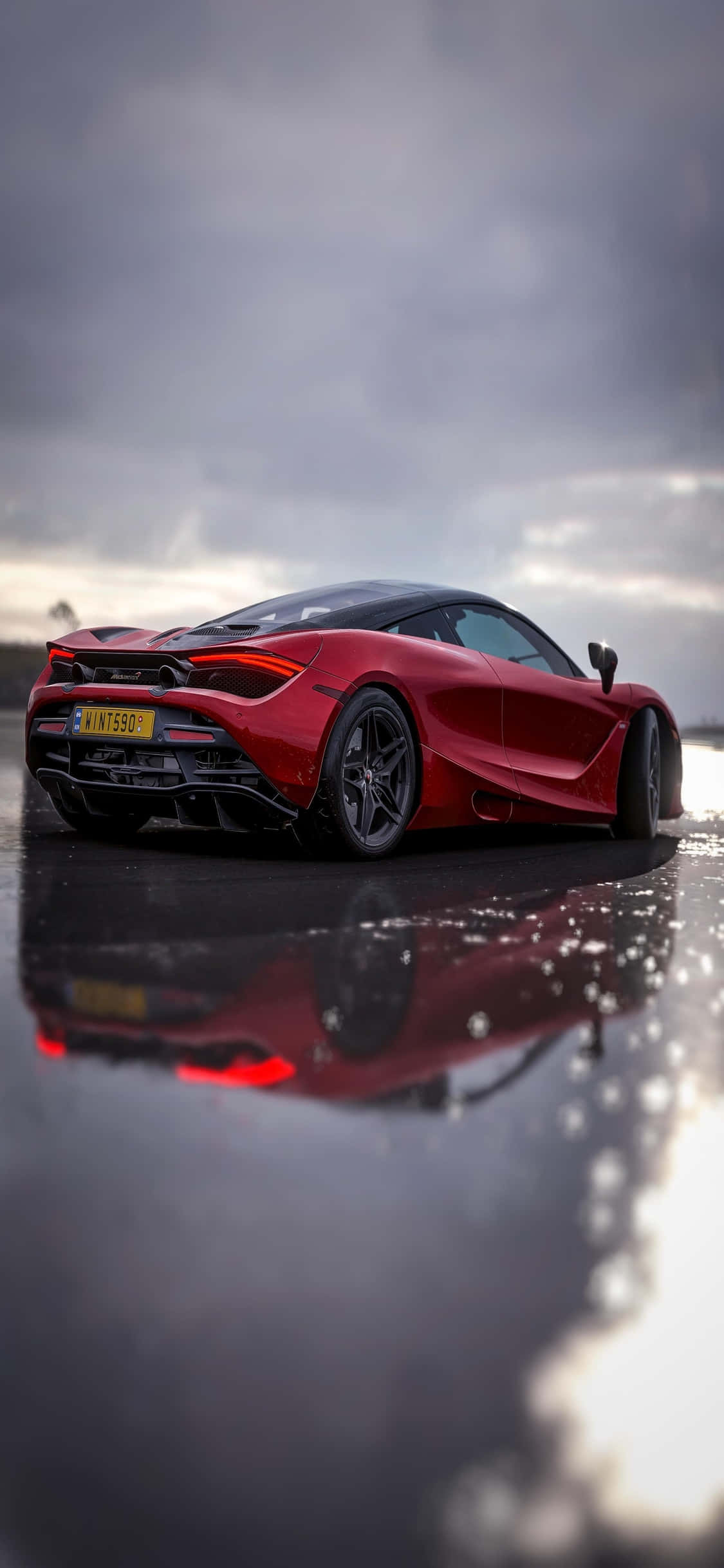 體驗 iPhone Xs McLaren 720s 的速度與奢華 壁紙