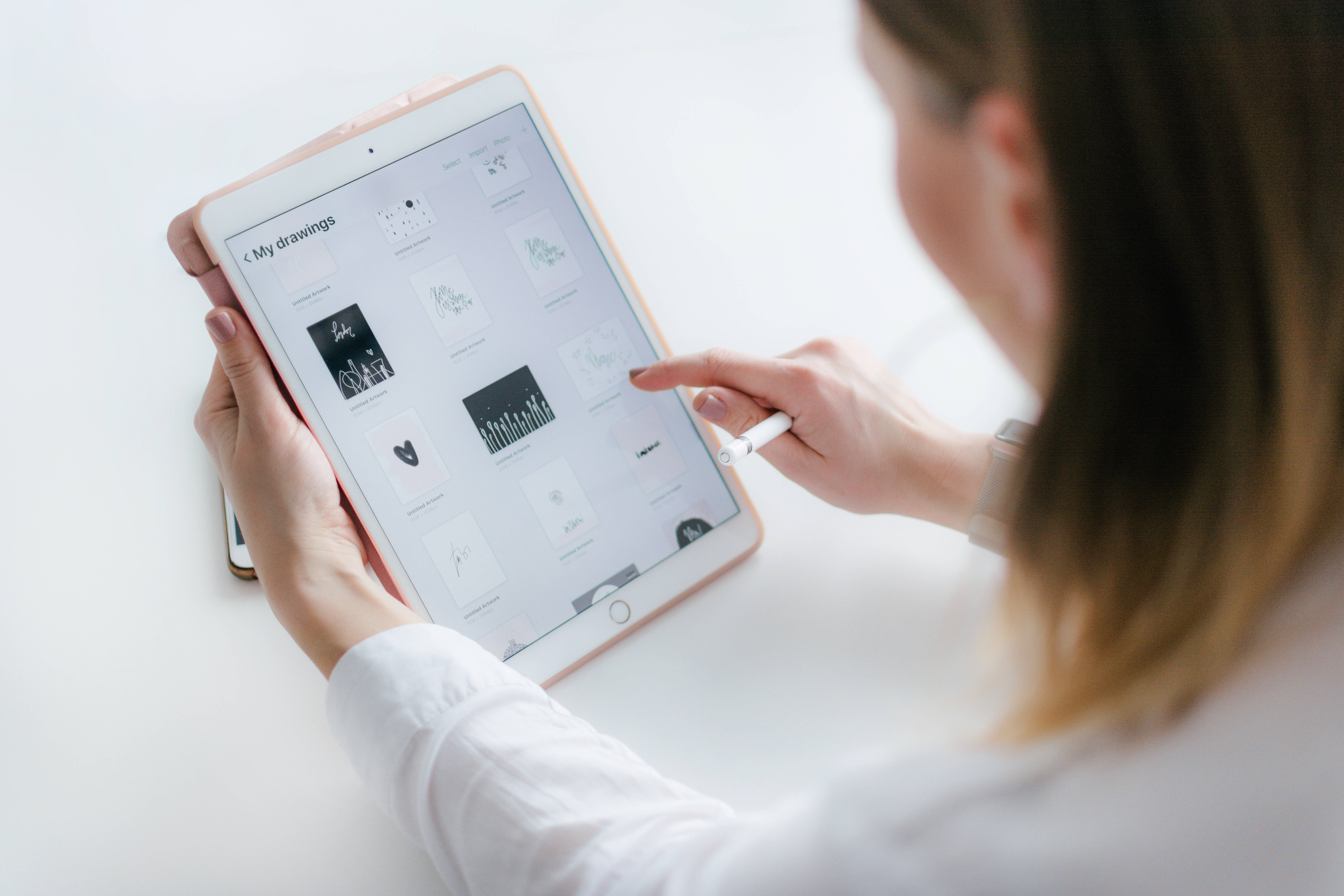 使用中的 Apple iPad Pro 壁紙