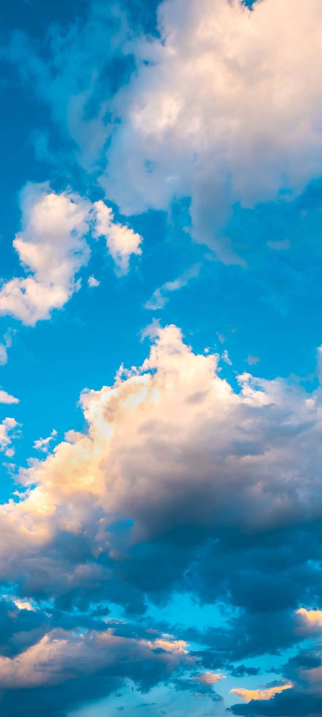 傍晚天空中壯麗的雲層美景 壁紙