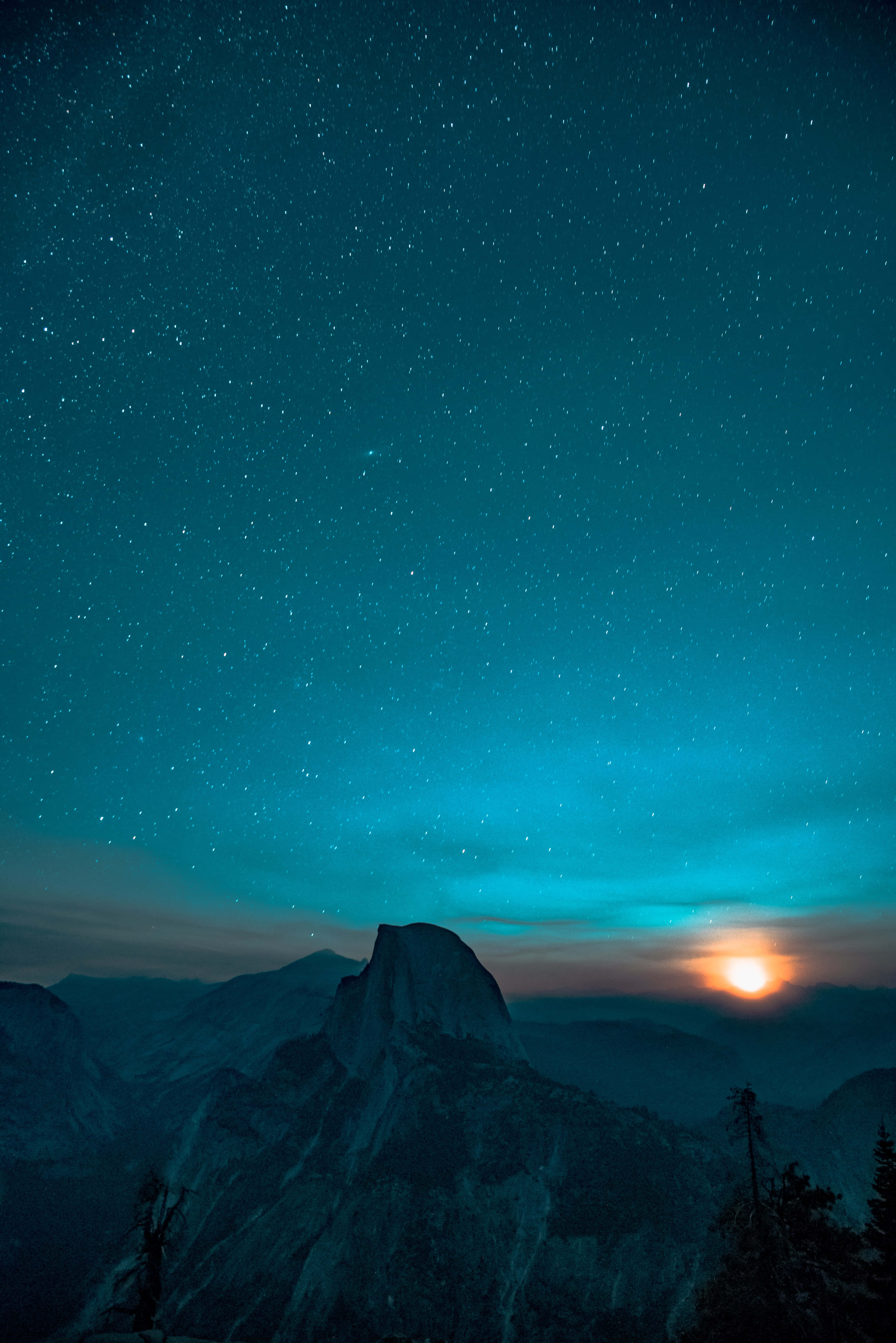 優勝美地山區夜空繁星 iPhone 背景 壁紙