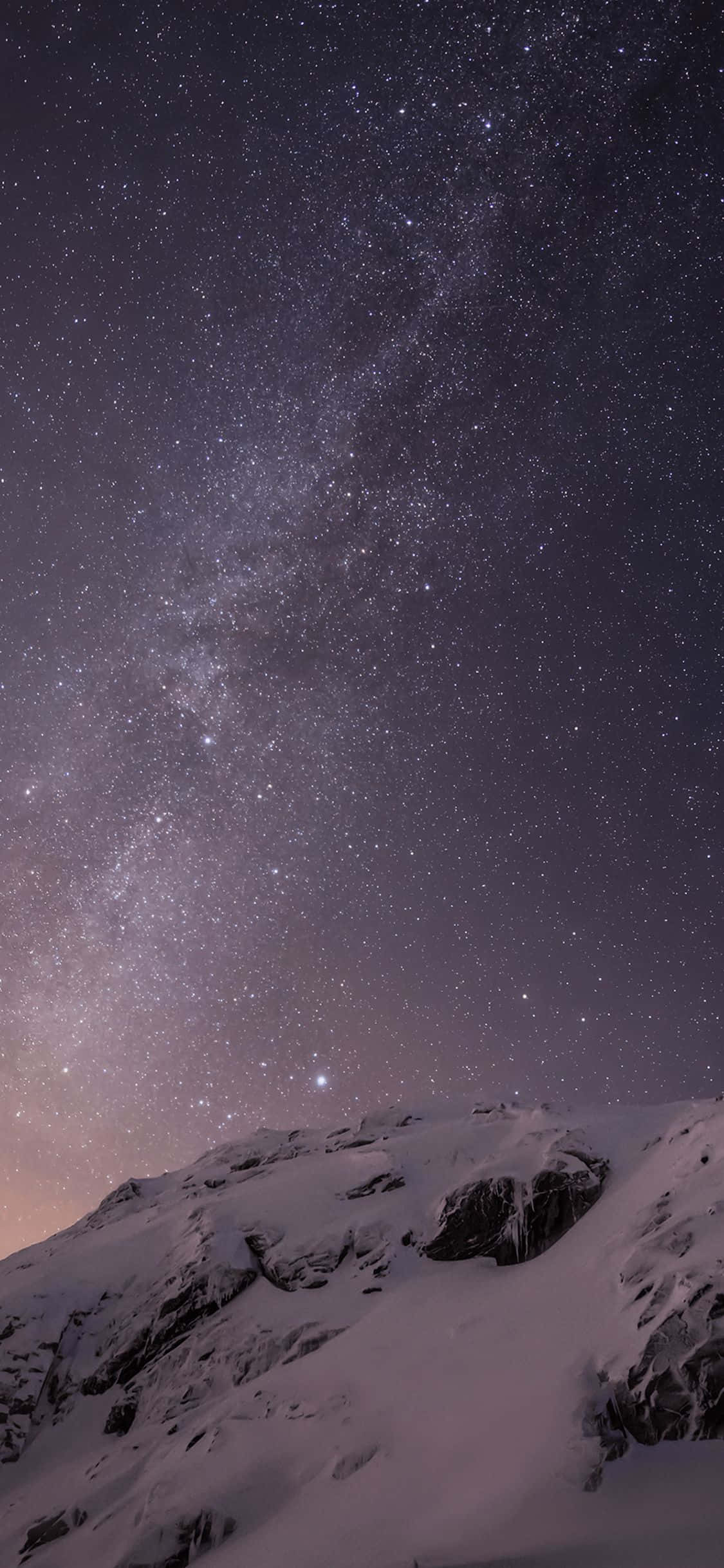 原版iPhone 5s山峦夜空 壁紙