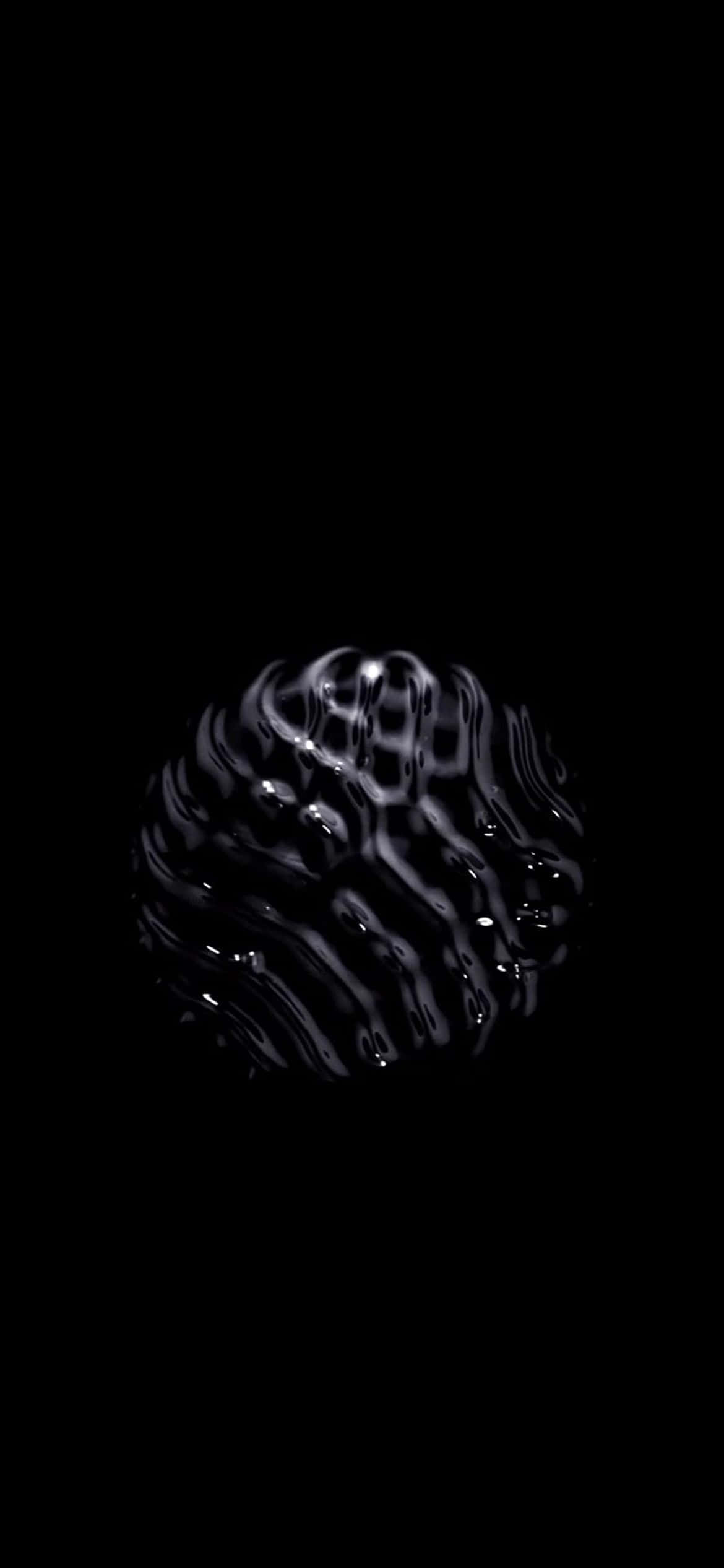 夜空中明亮的紫粉色星雲 壁紙