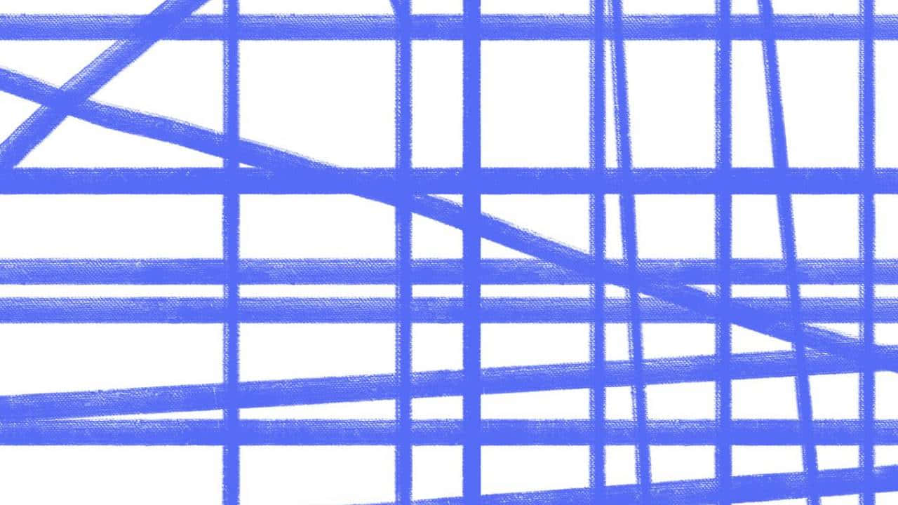 山巒中美麗的日落 壁紙
