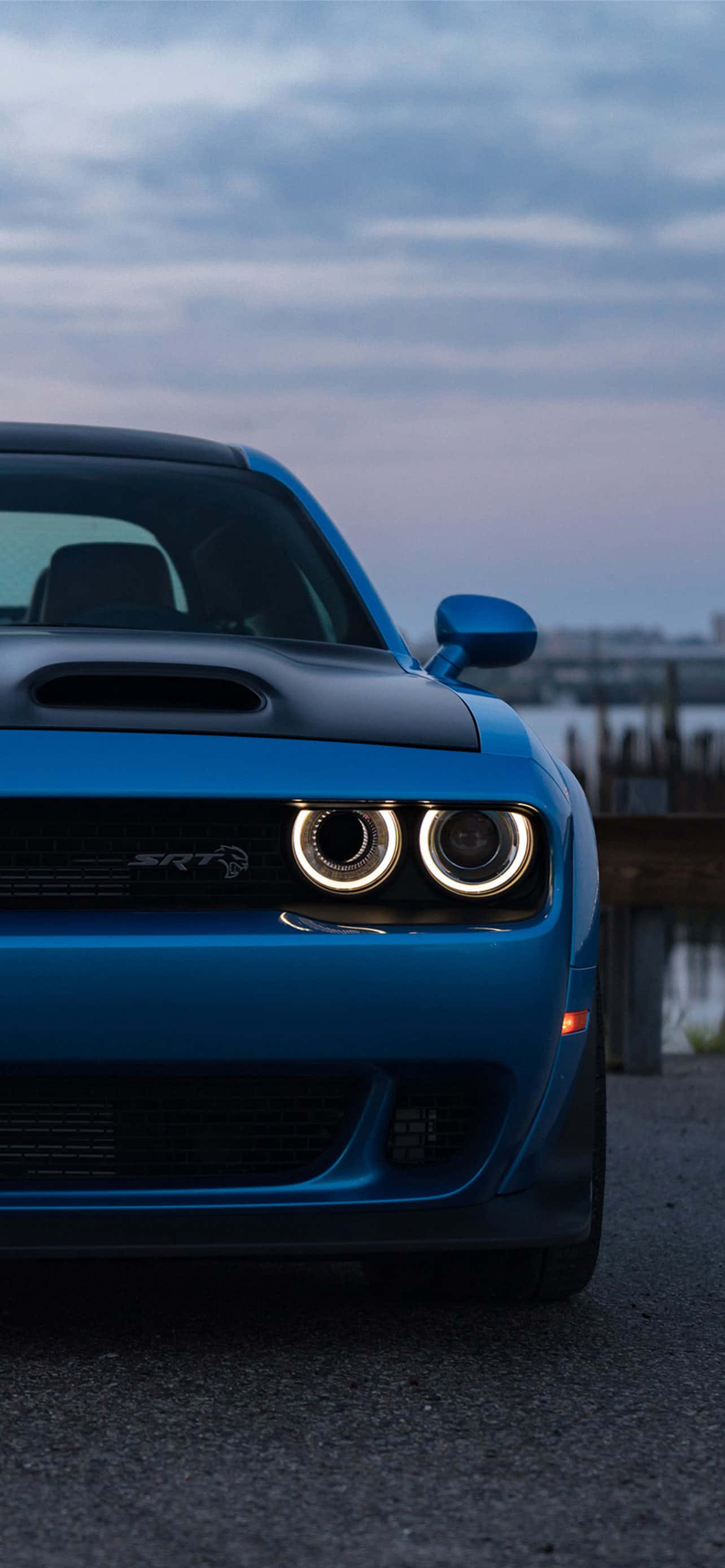 強悍優雅 - Dodge Hellcat 壁紙