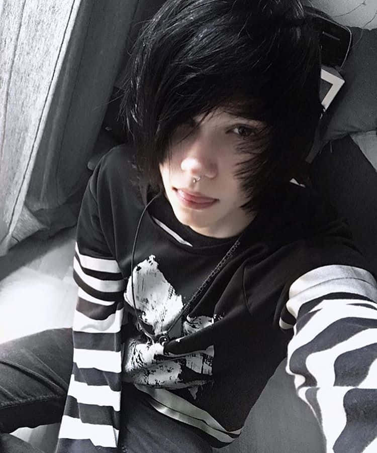 感受正宗Emo美學的氛圍 壁紙