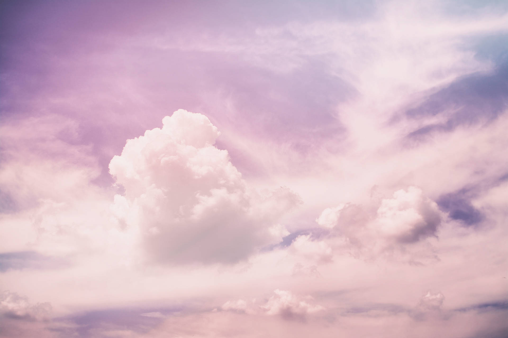 多雲的天空 — 夜空 壁紙