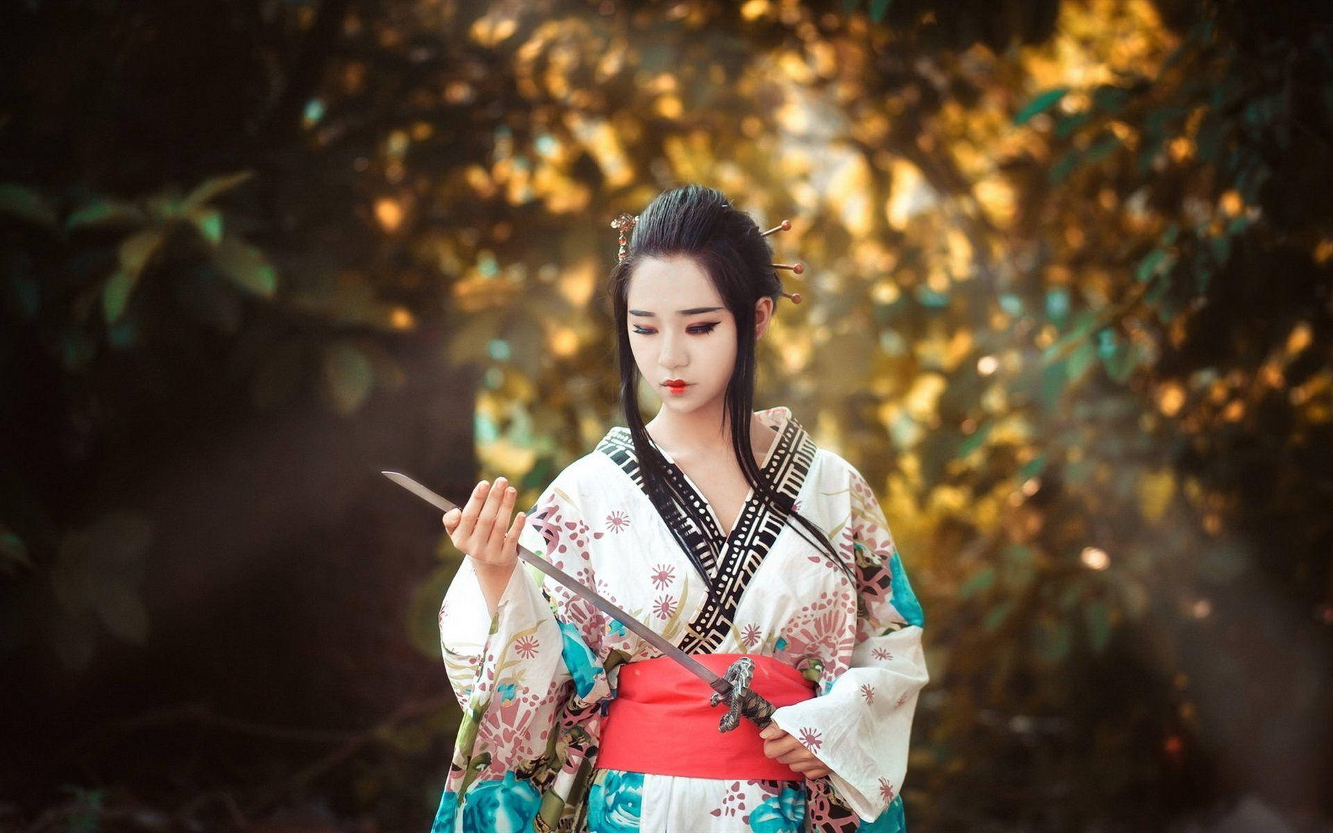 持刀日本女孩 壁紙