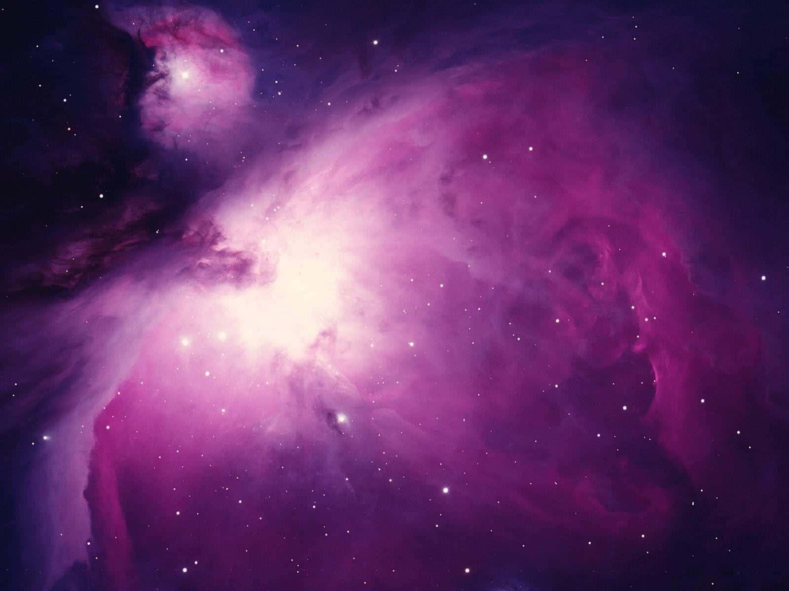 探索紫色星系的美丽 壁紙