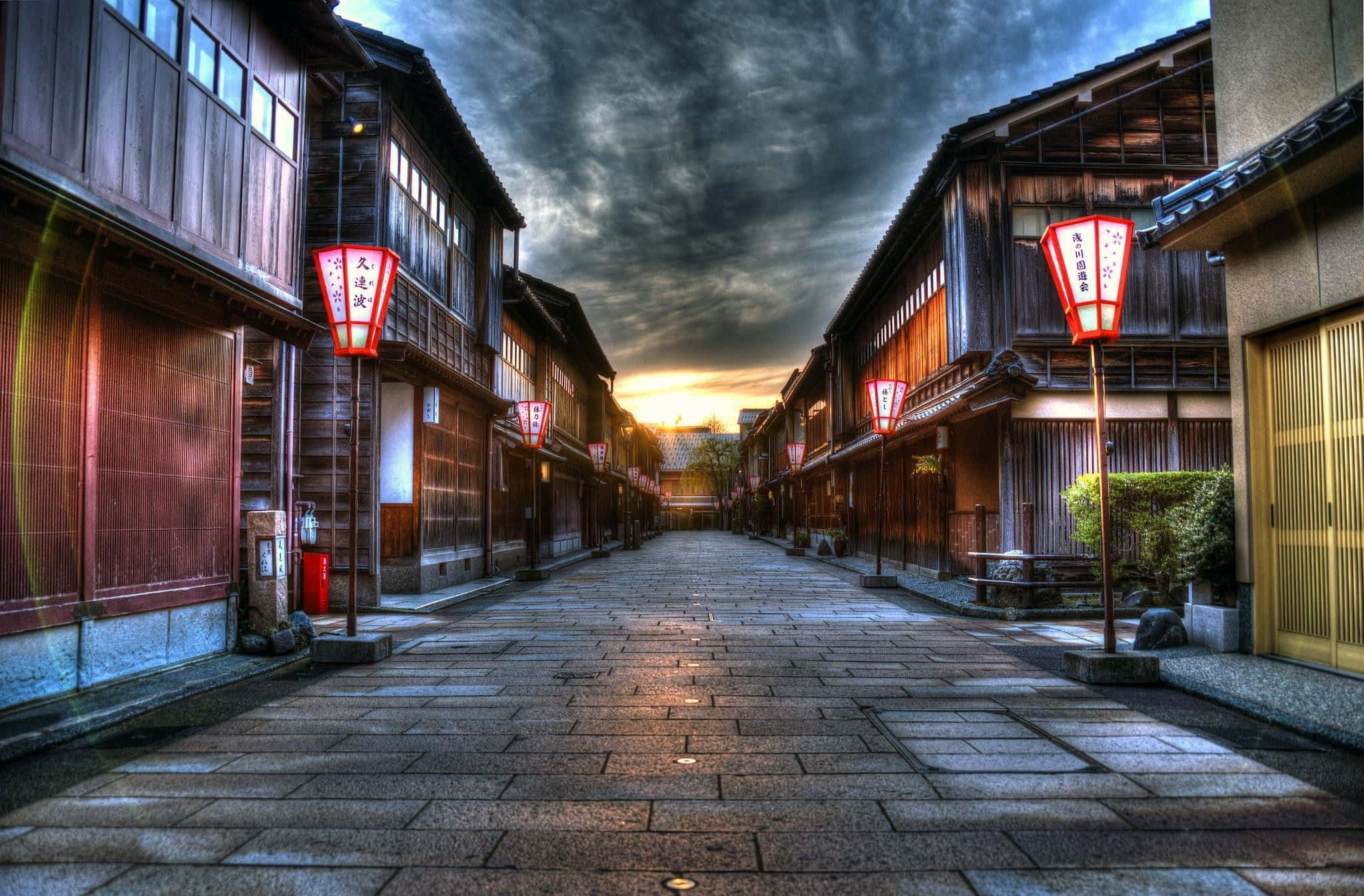 日本道路上的街灯背景 壁紙