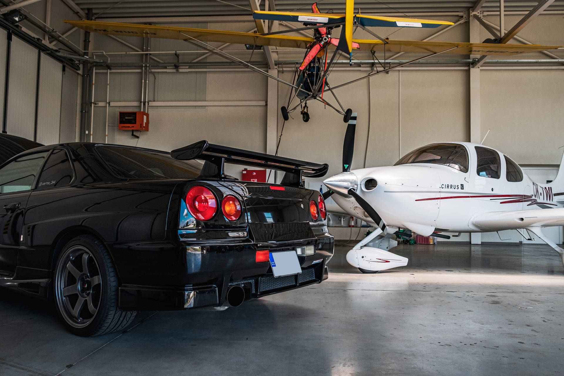 日產Skyline GTR R34機庫旁