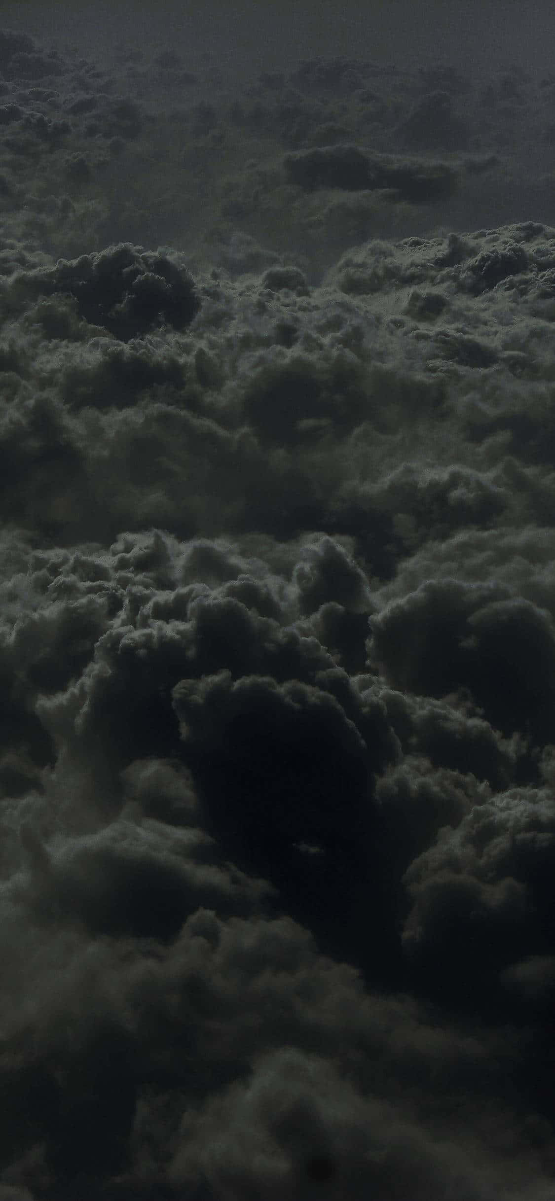 日落時分多雲天空的風景景觀 壁紙