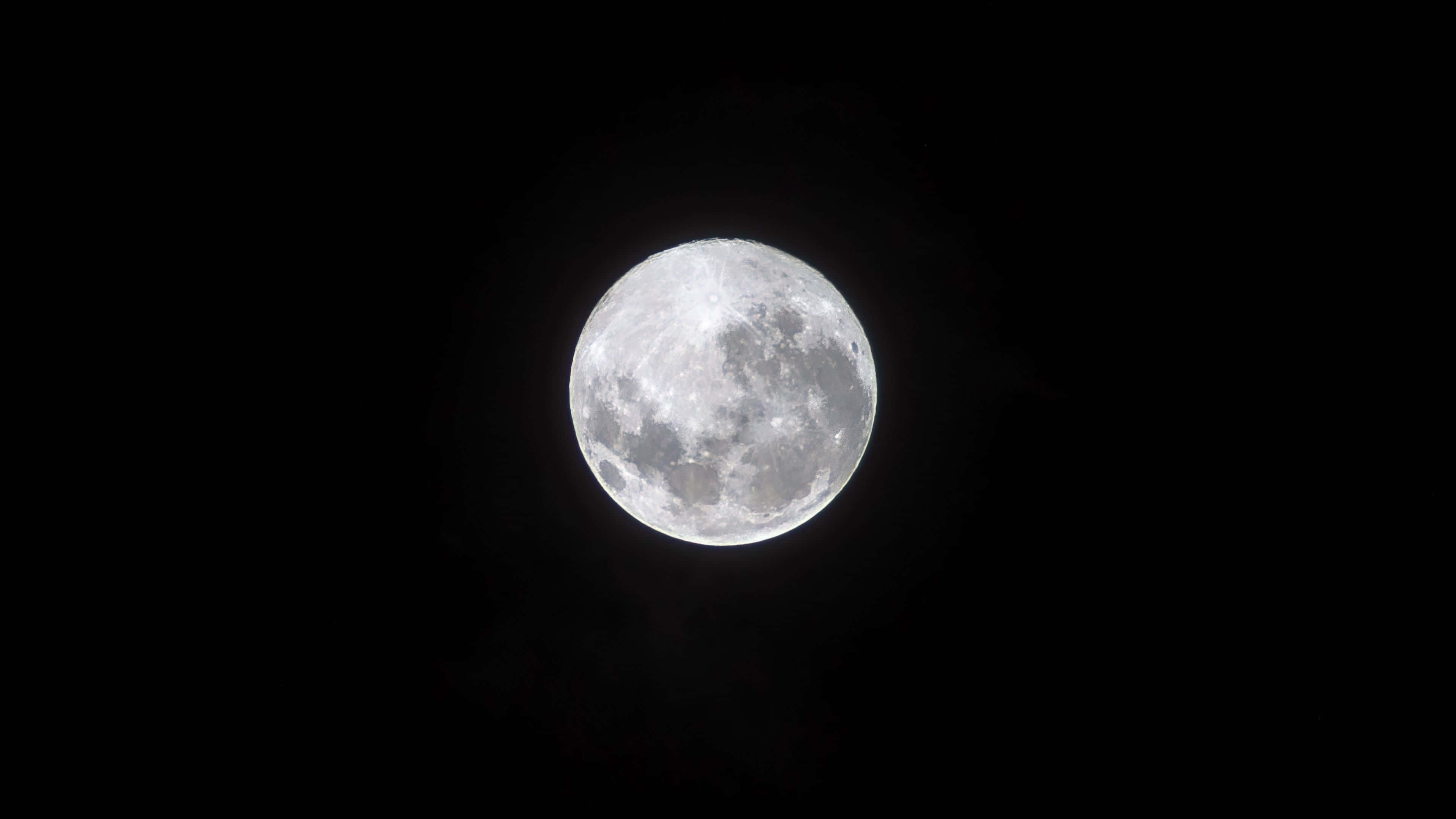 暗夜中的明月 壁紙