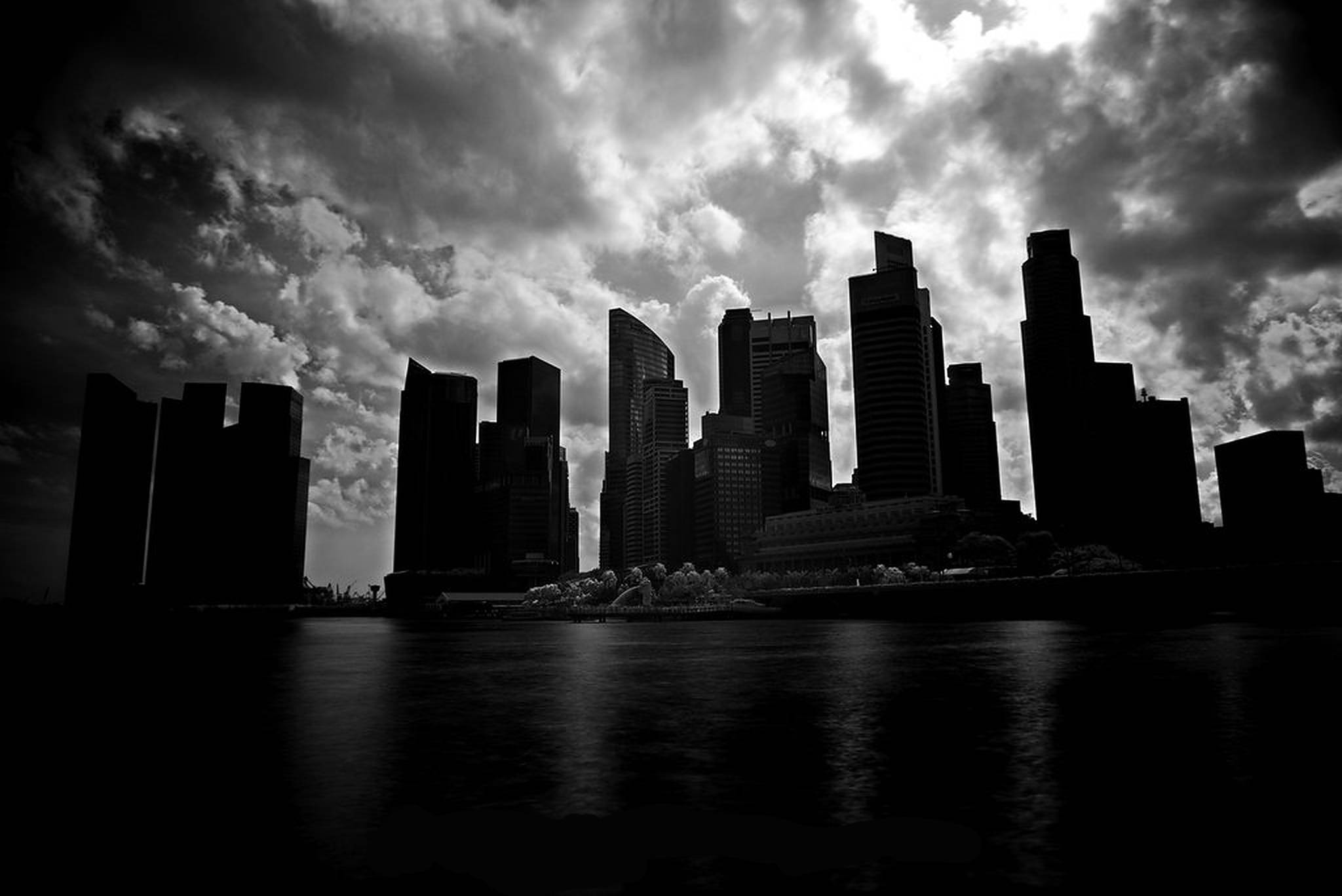 暗夜都市中的迷人暮色 壁紙