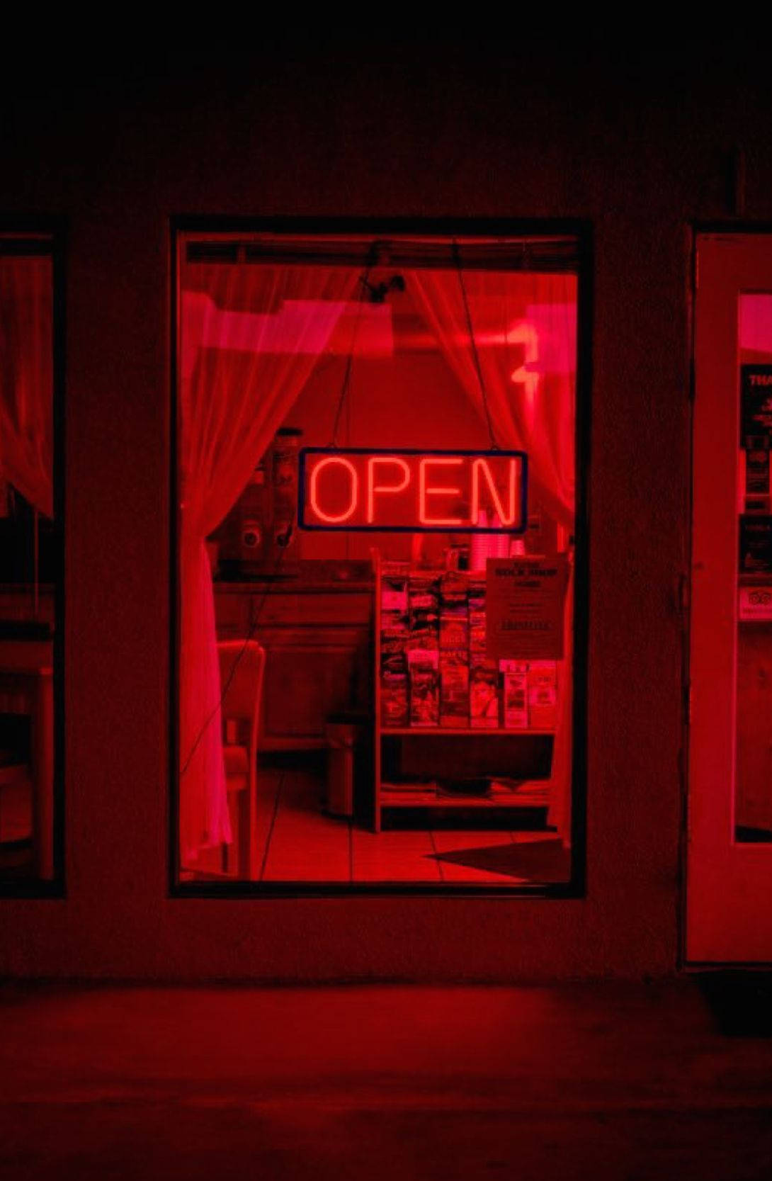 暗紅開店中 壁紙