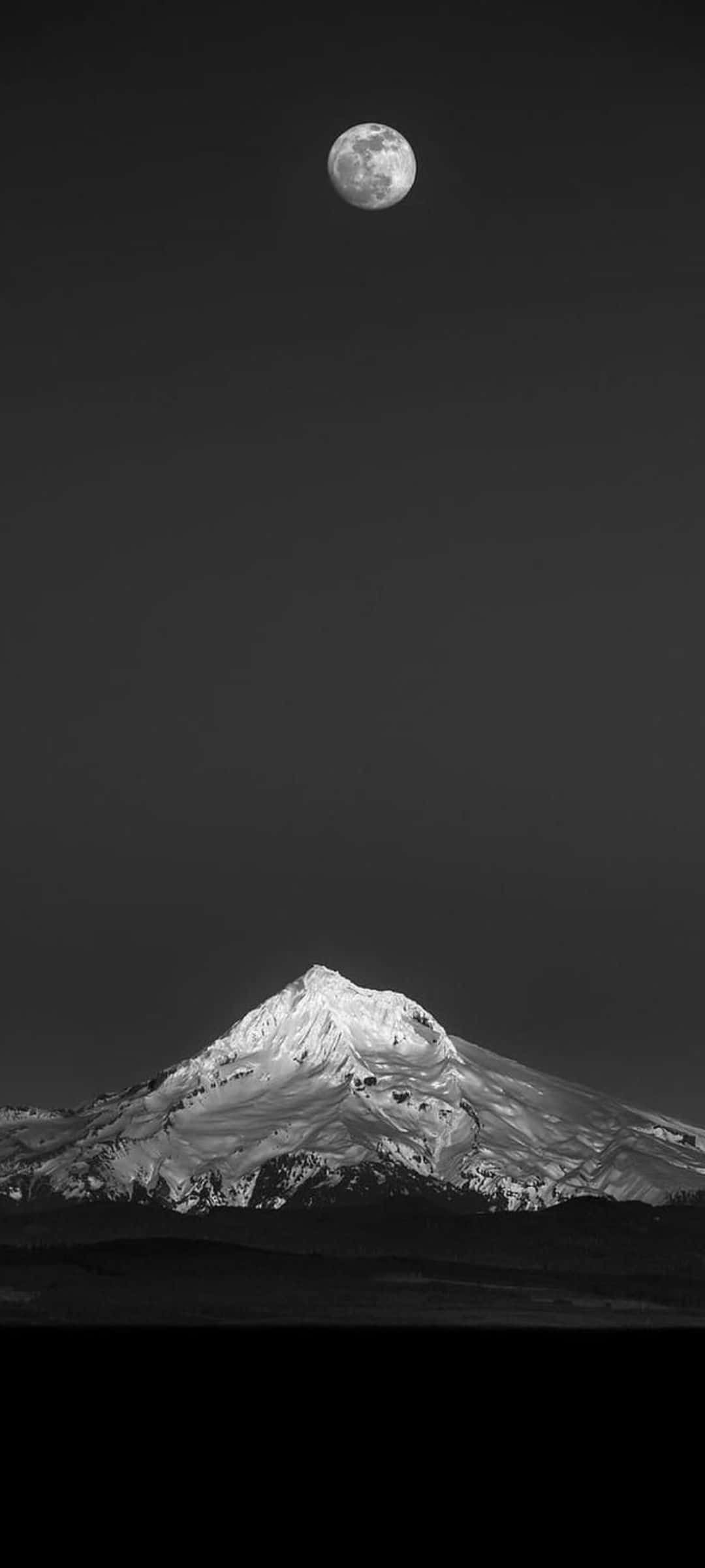 月光山峰 壁紙