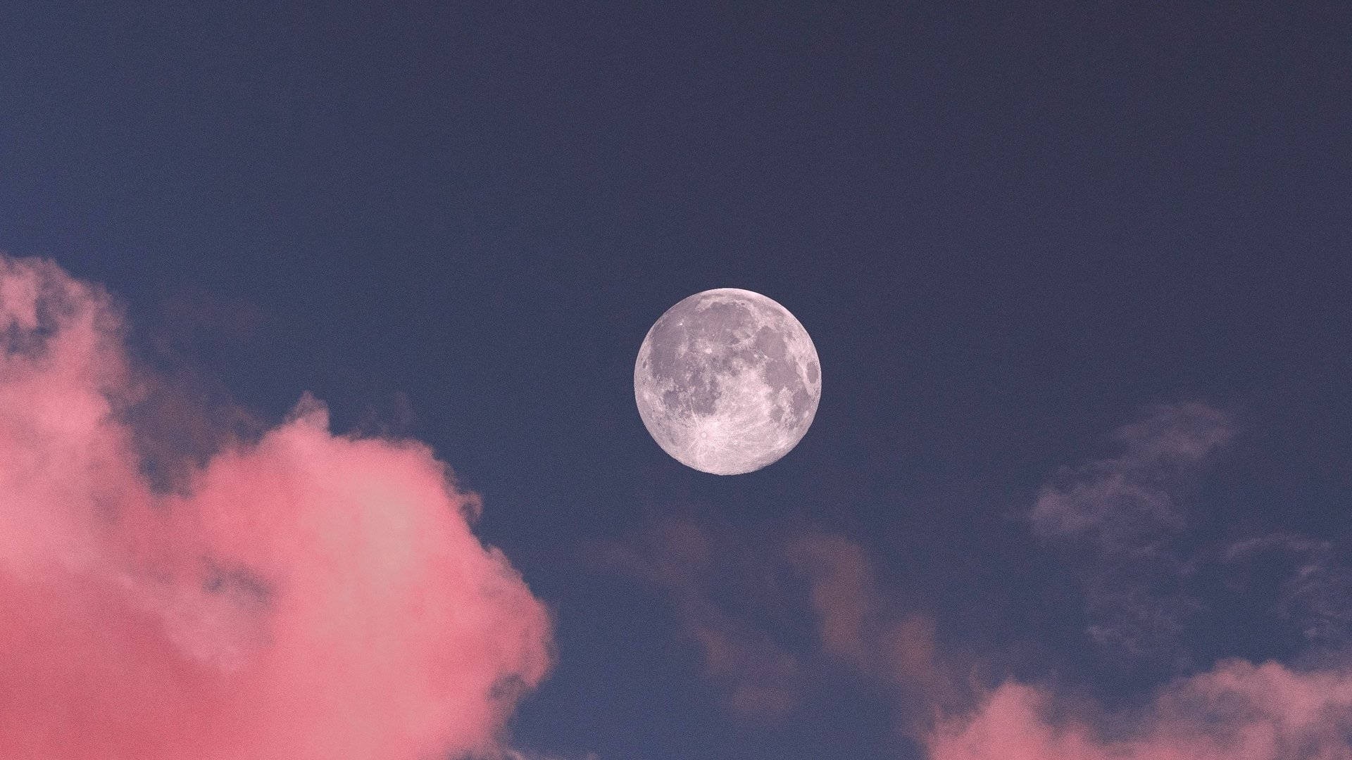 柔和天空與唯美月亮 壁紙