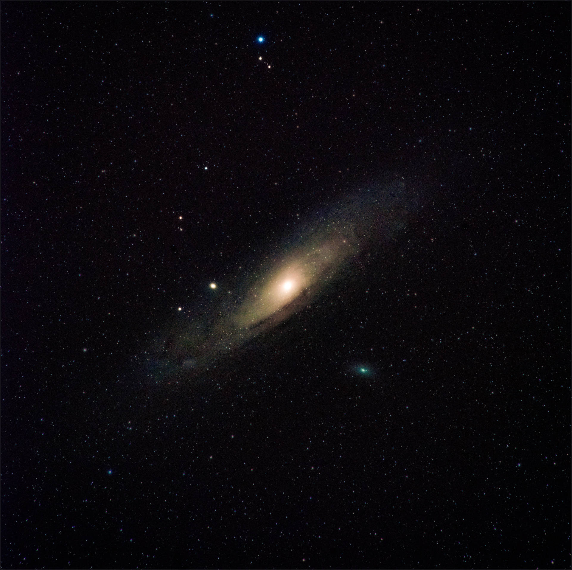 橢圓星系與恆星的驚人壁紙