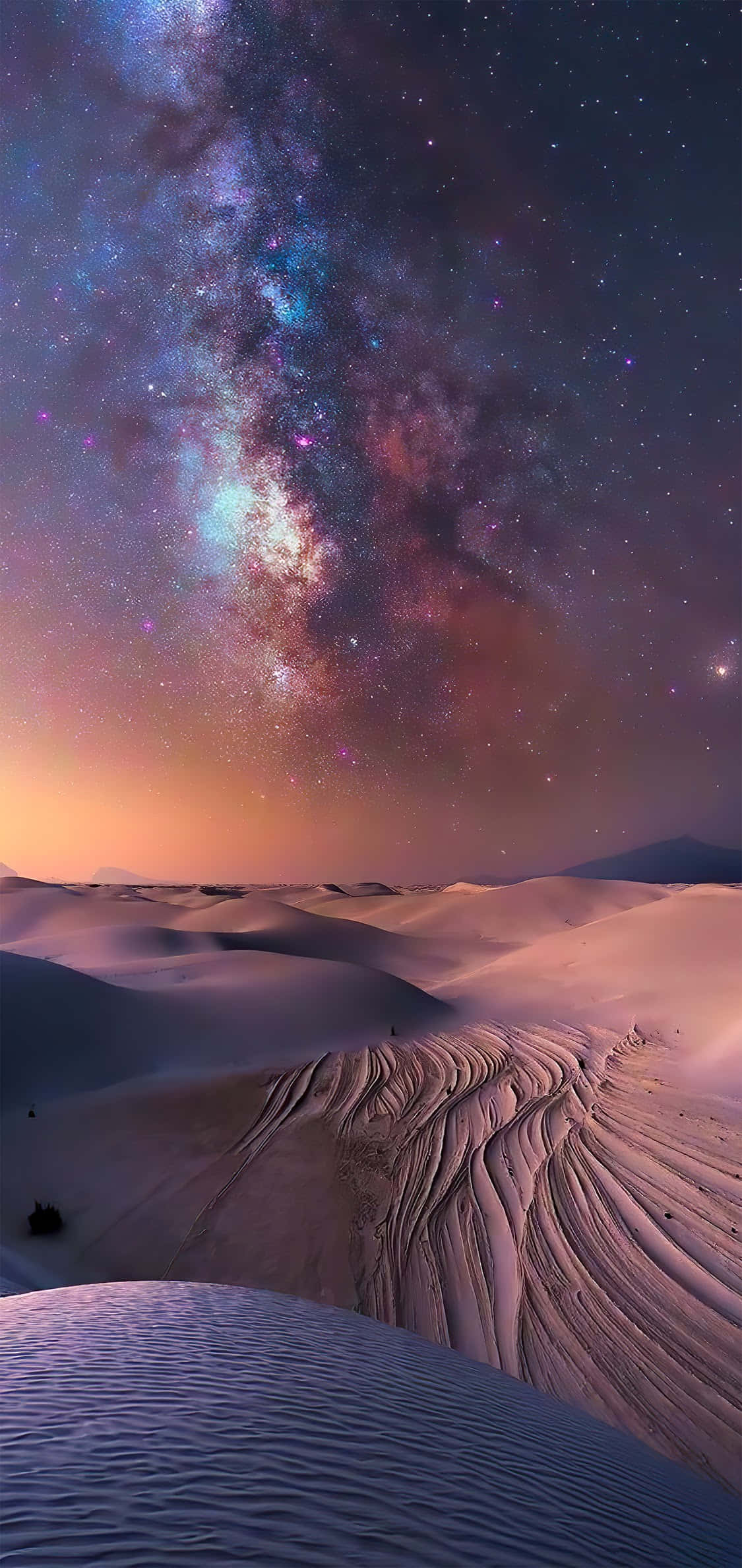 沙漠上空的银河 iPhone 壁紙