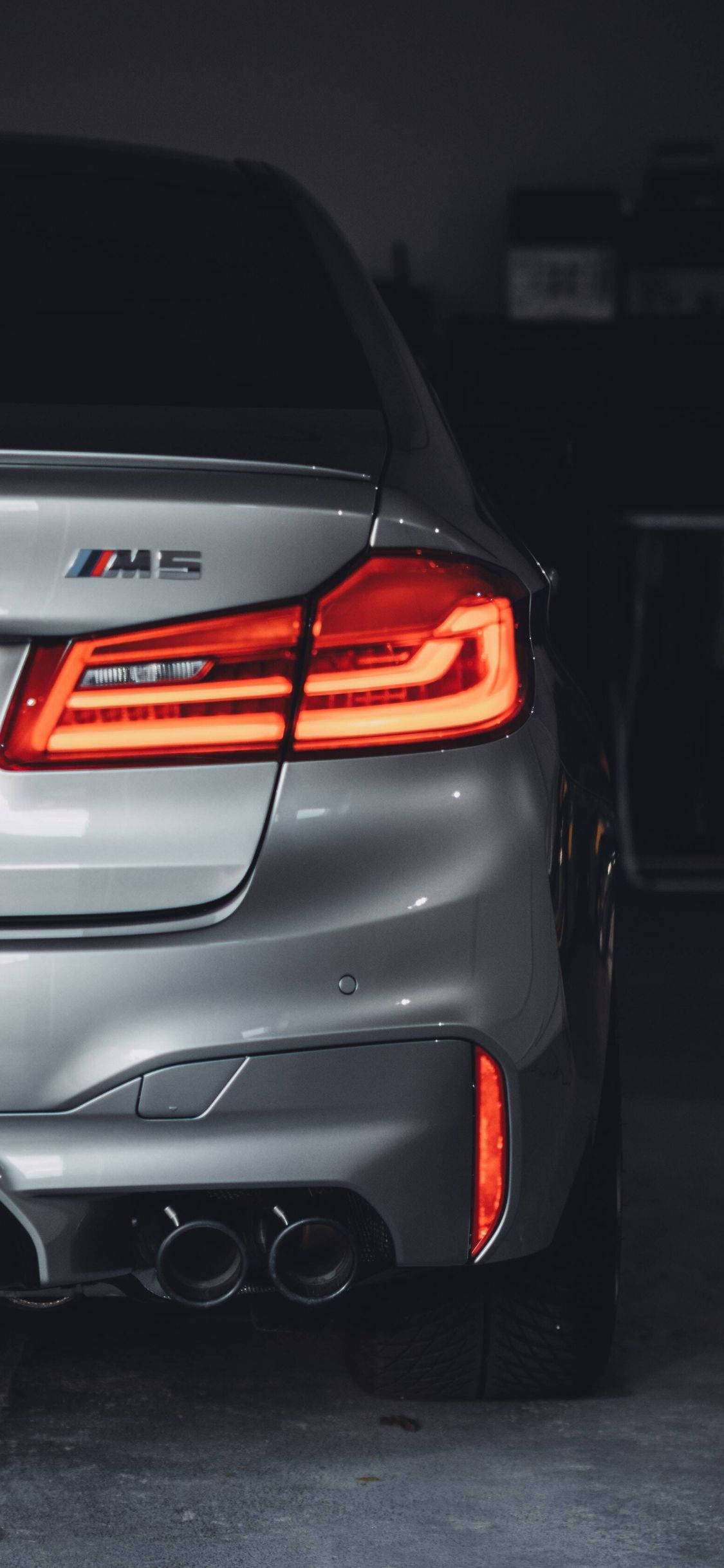 灰色 BMW M5 汽車 iPhone 壁紙