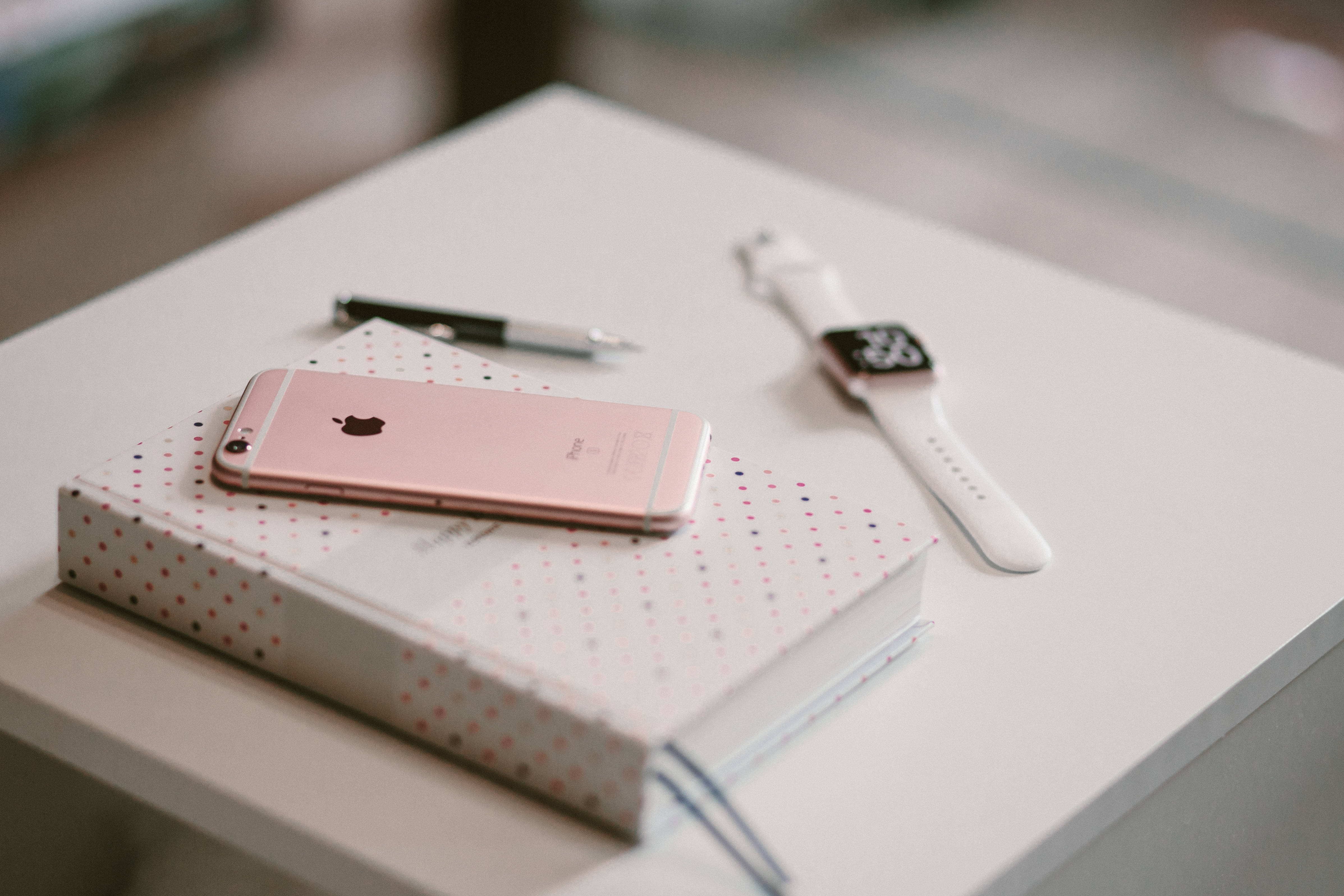 玫瑰金 iPhone 6S 壁紙