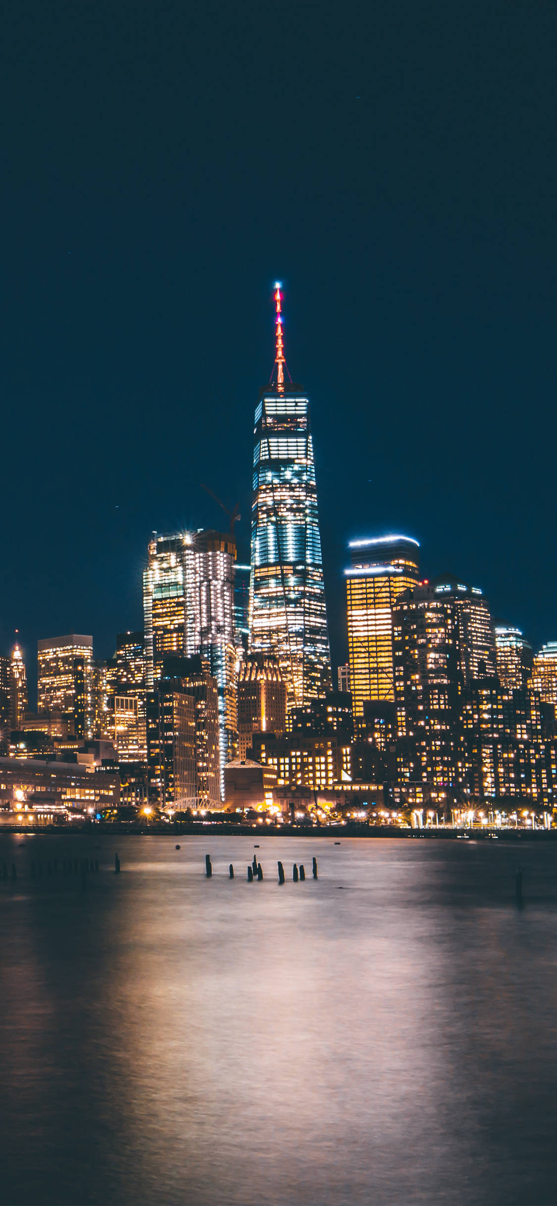 發光紐約市 iPhone 壁紙