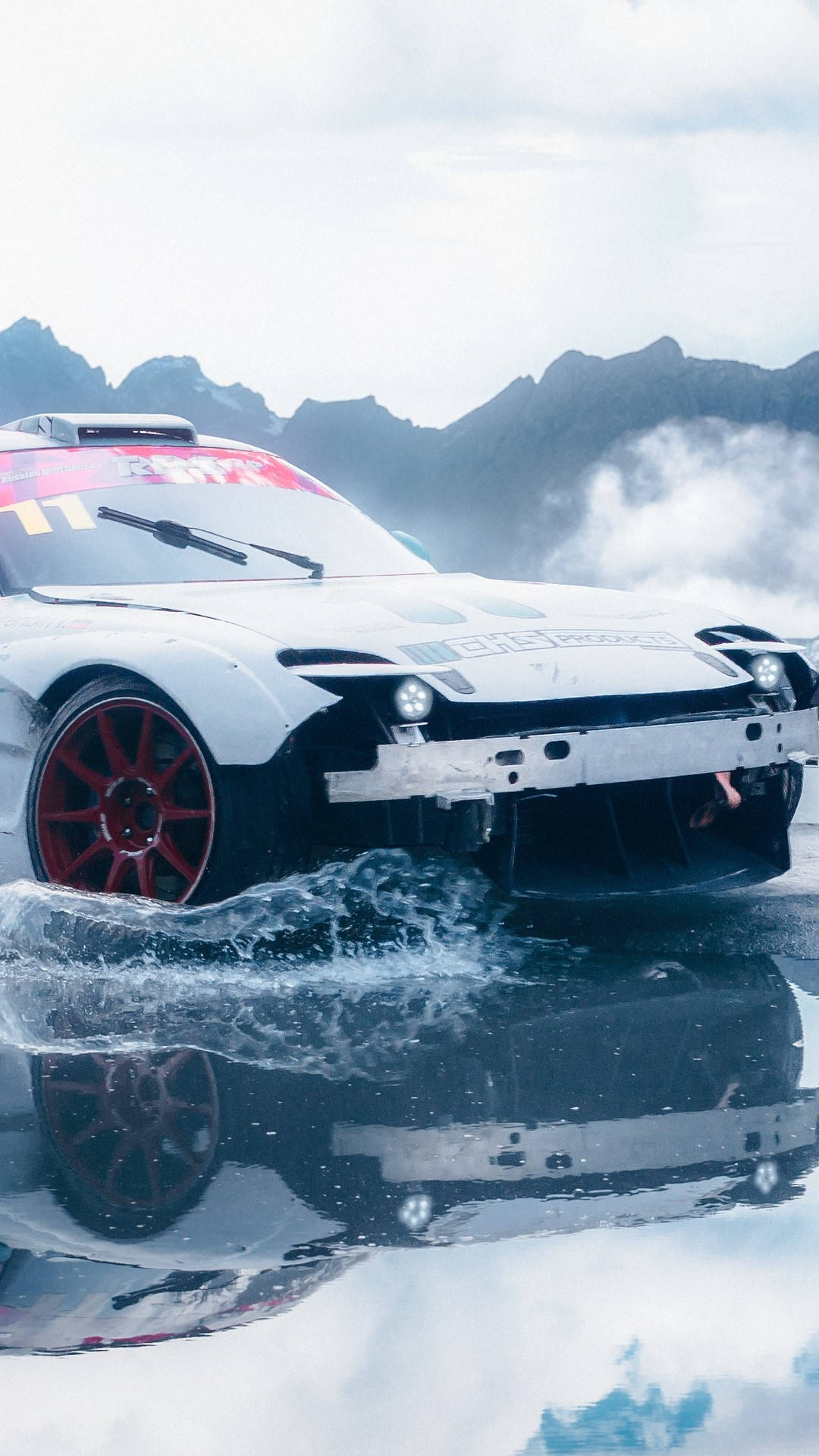 白色汽車穿越山區積水 壁紙