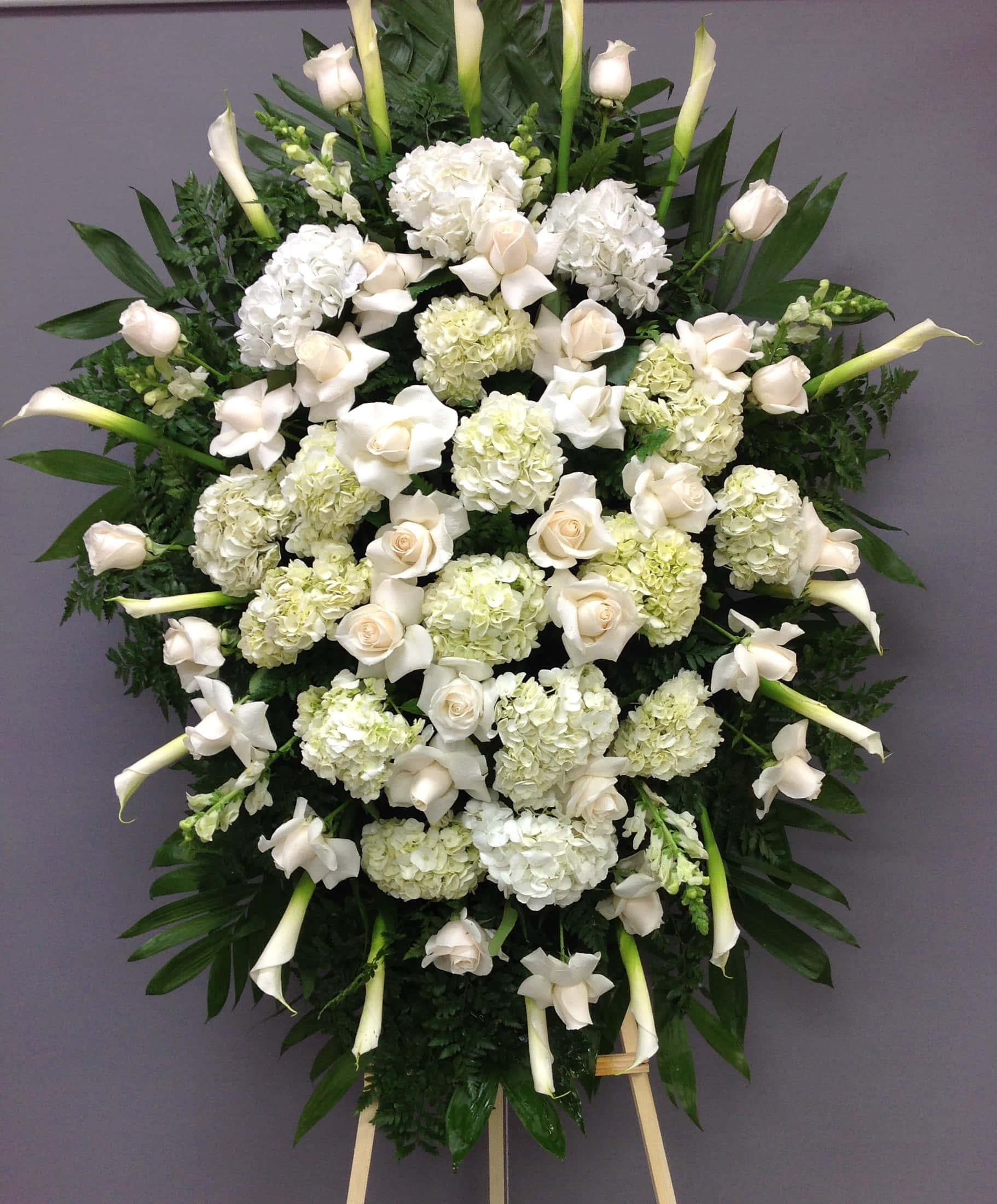 白色葬禮花圈 壁紙