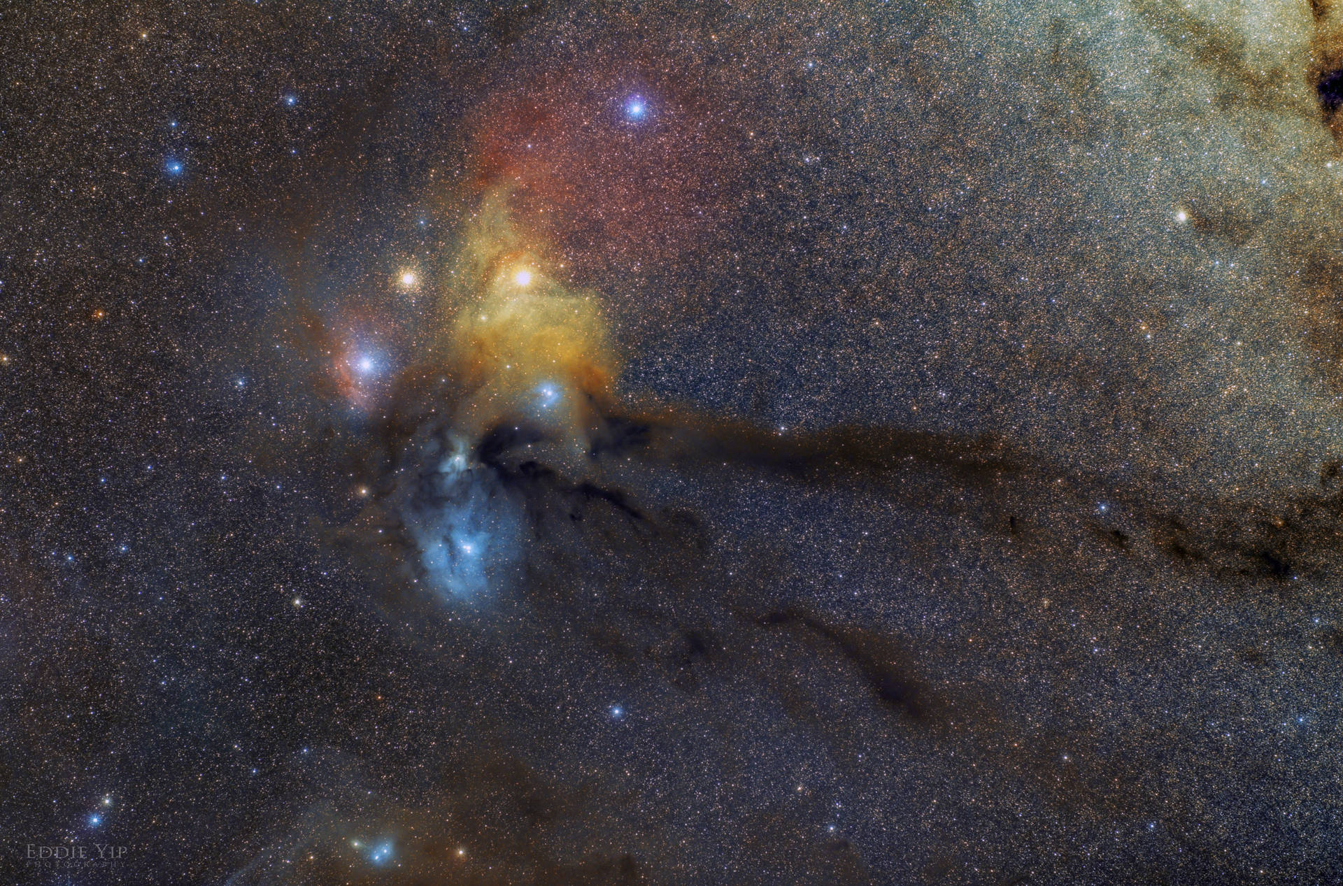 星系、彩色恆星、宇宙塵埃、星雲與天體的絕美桌布