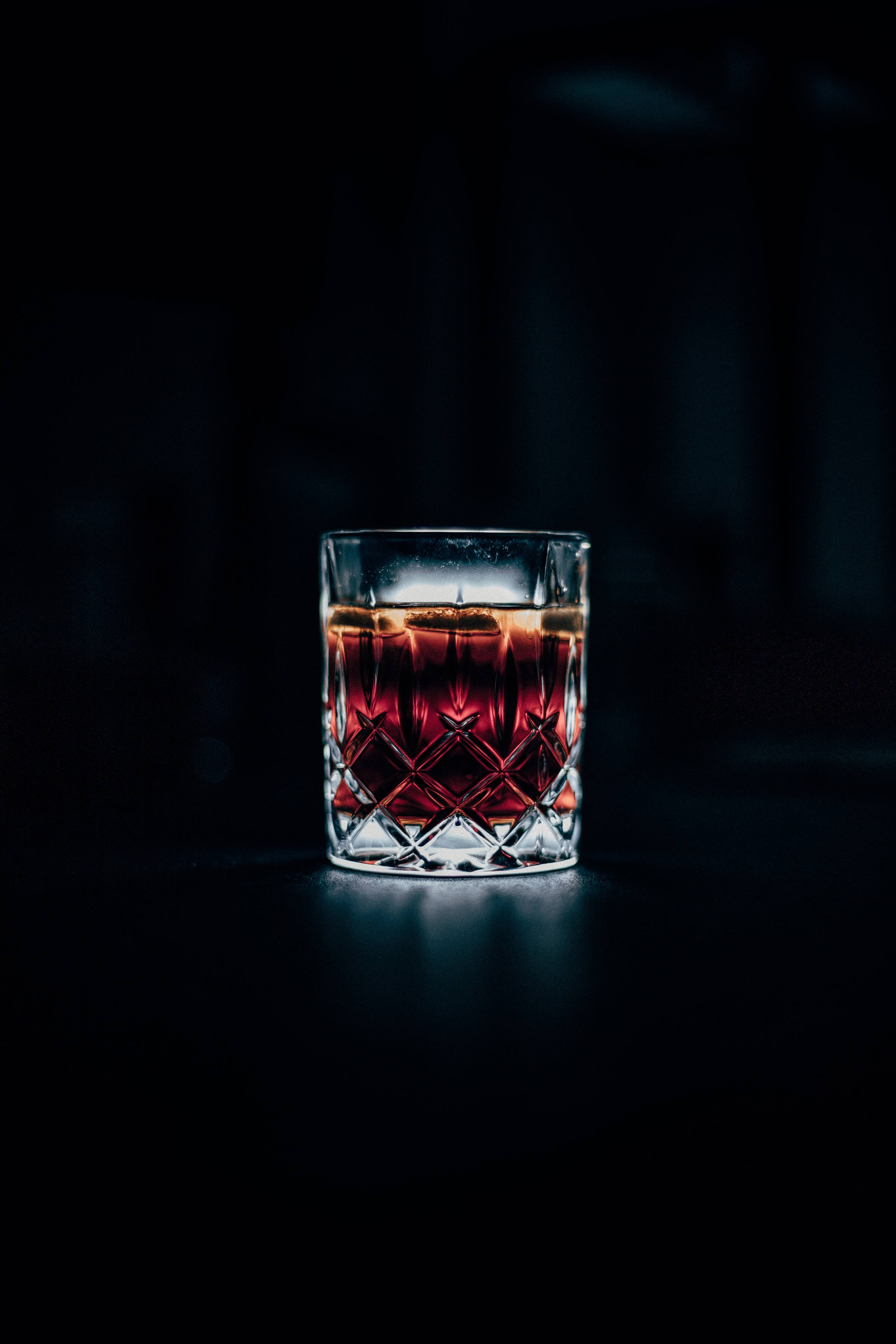 简约威士忌酒杯 壁紙