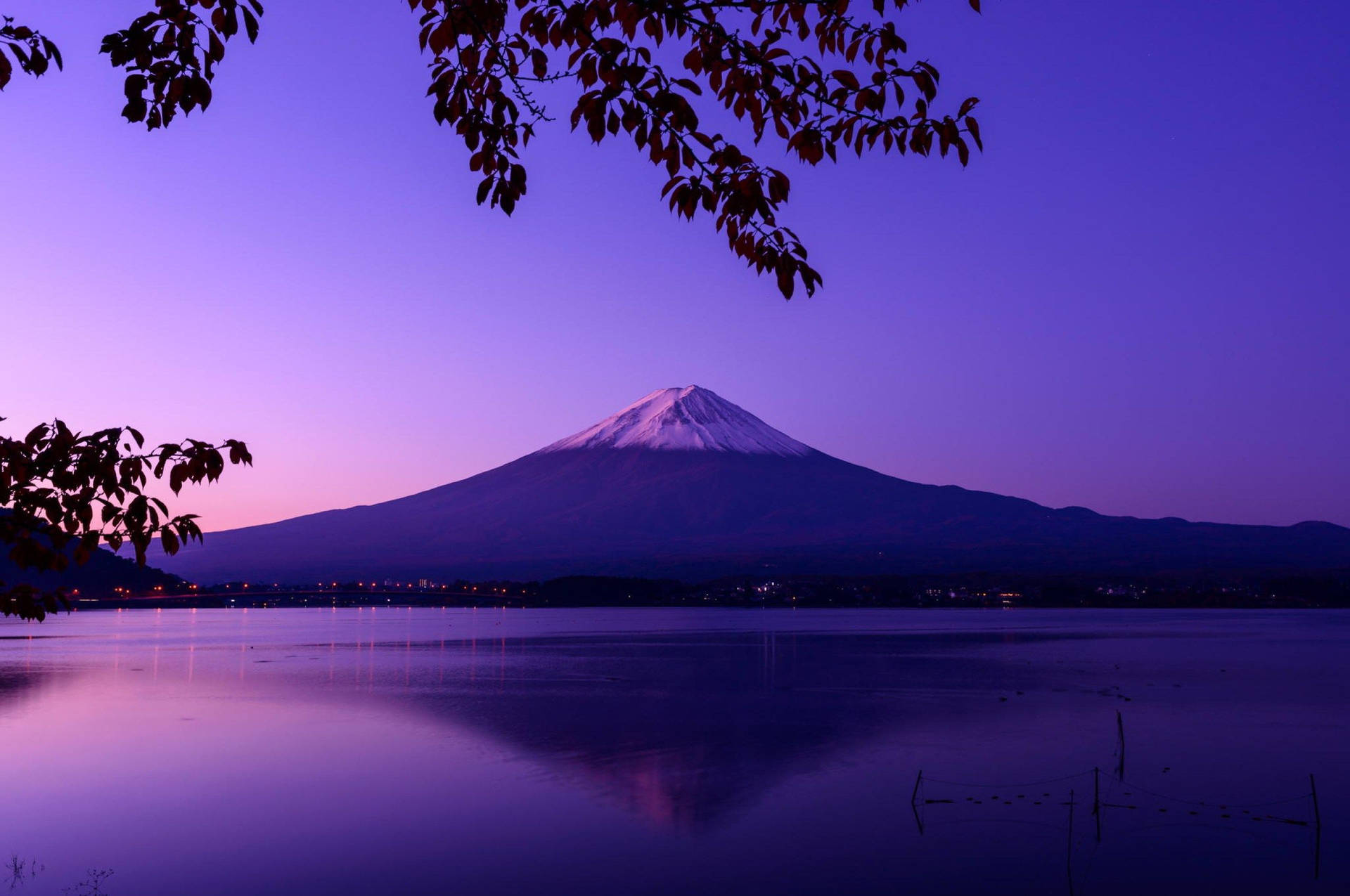 美學Chromebook富士山壁紙 — 紫色 壁紙