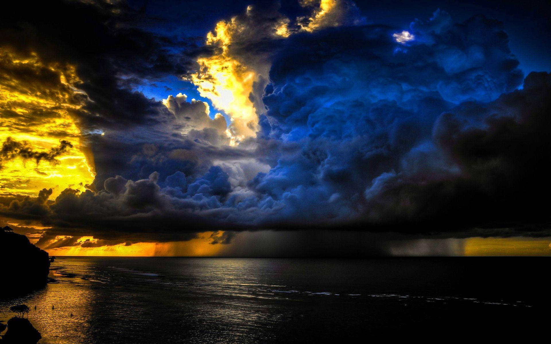 美學發光雲層 壁紙