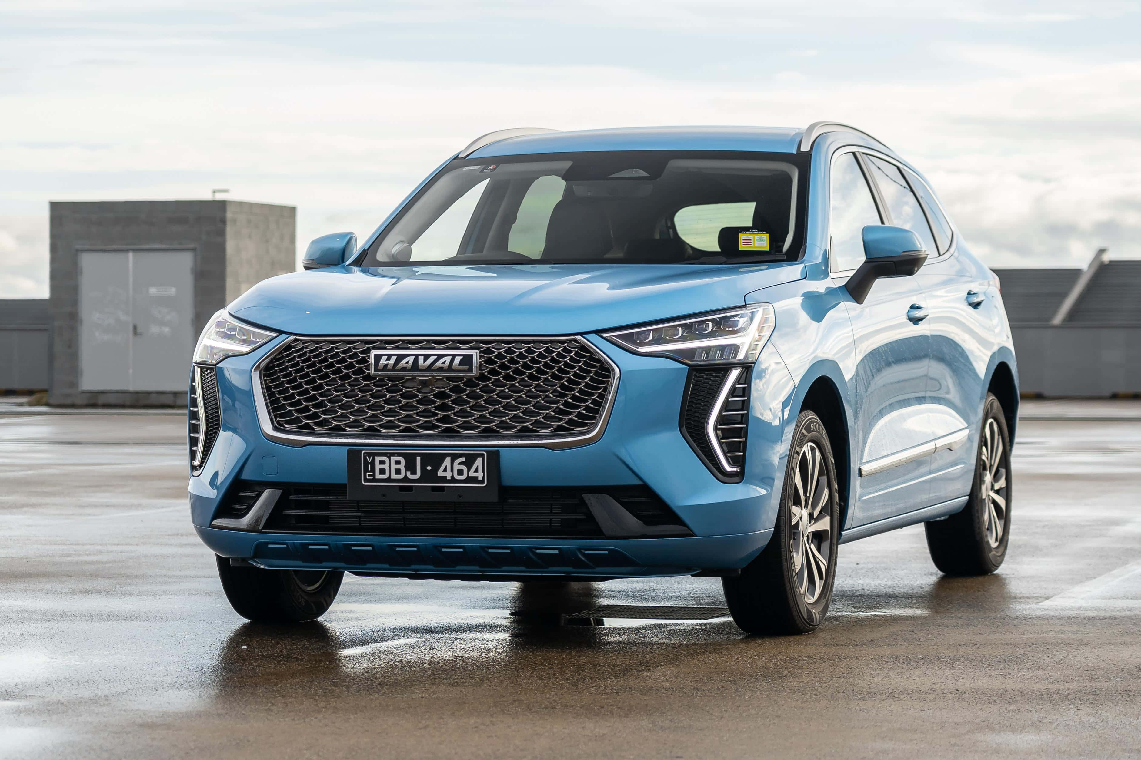 迷人的哈瓦爾 SUV 沙漠探險 壁紙