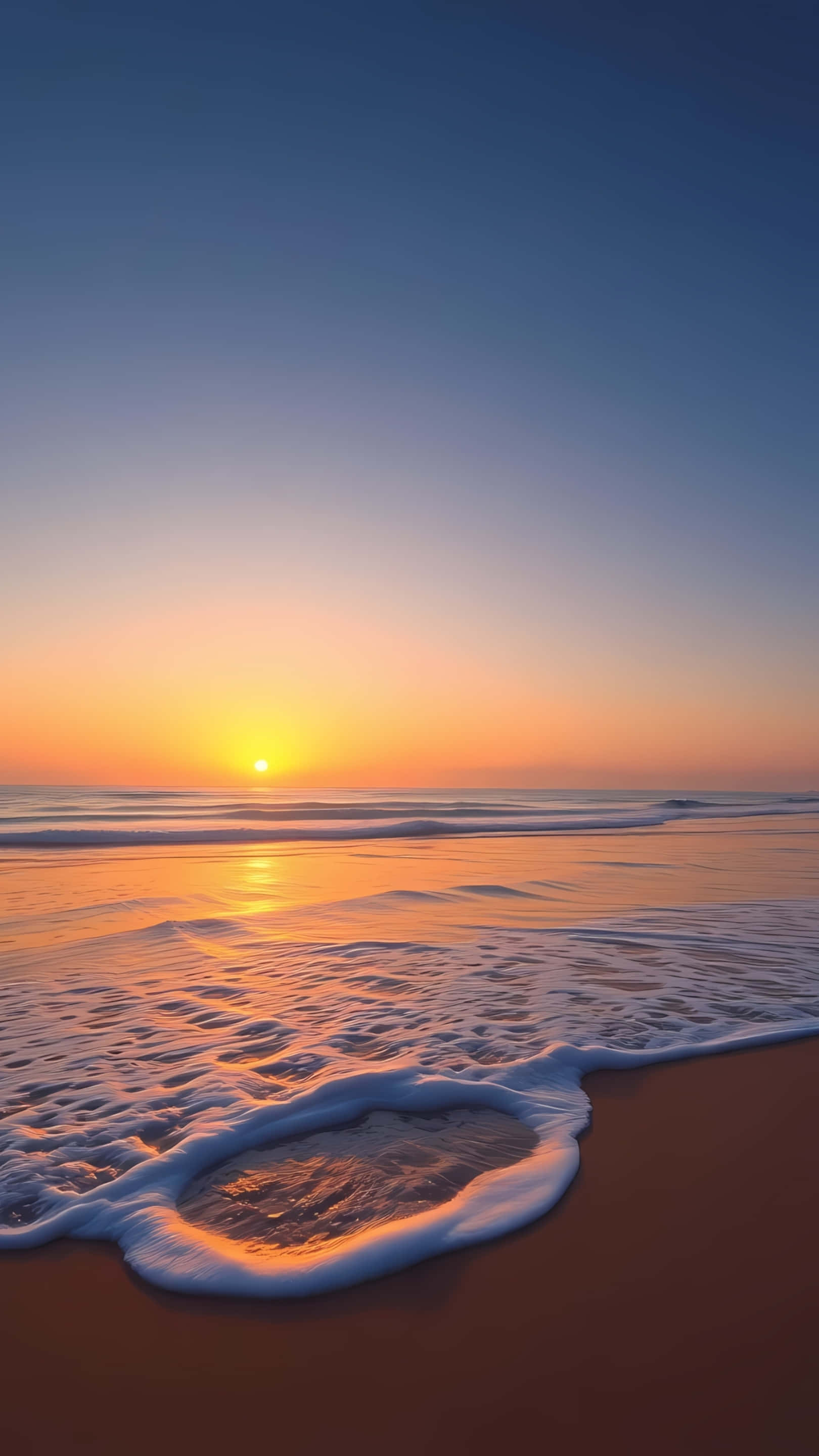 金色夕陽映照海浪景觀 壁紙