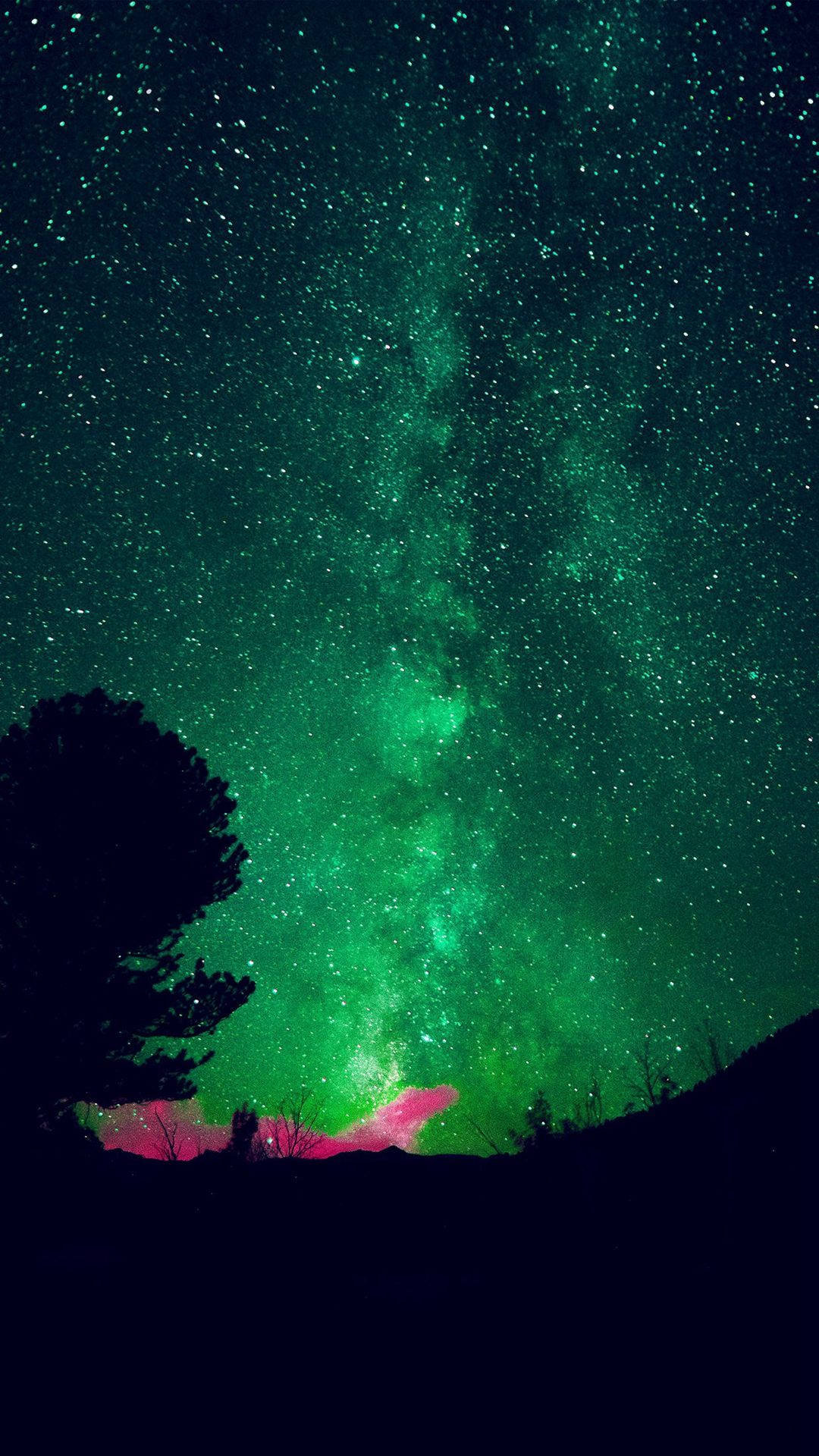 閃爍綠空 壁紙