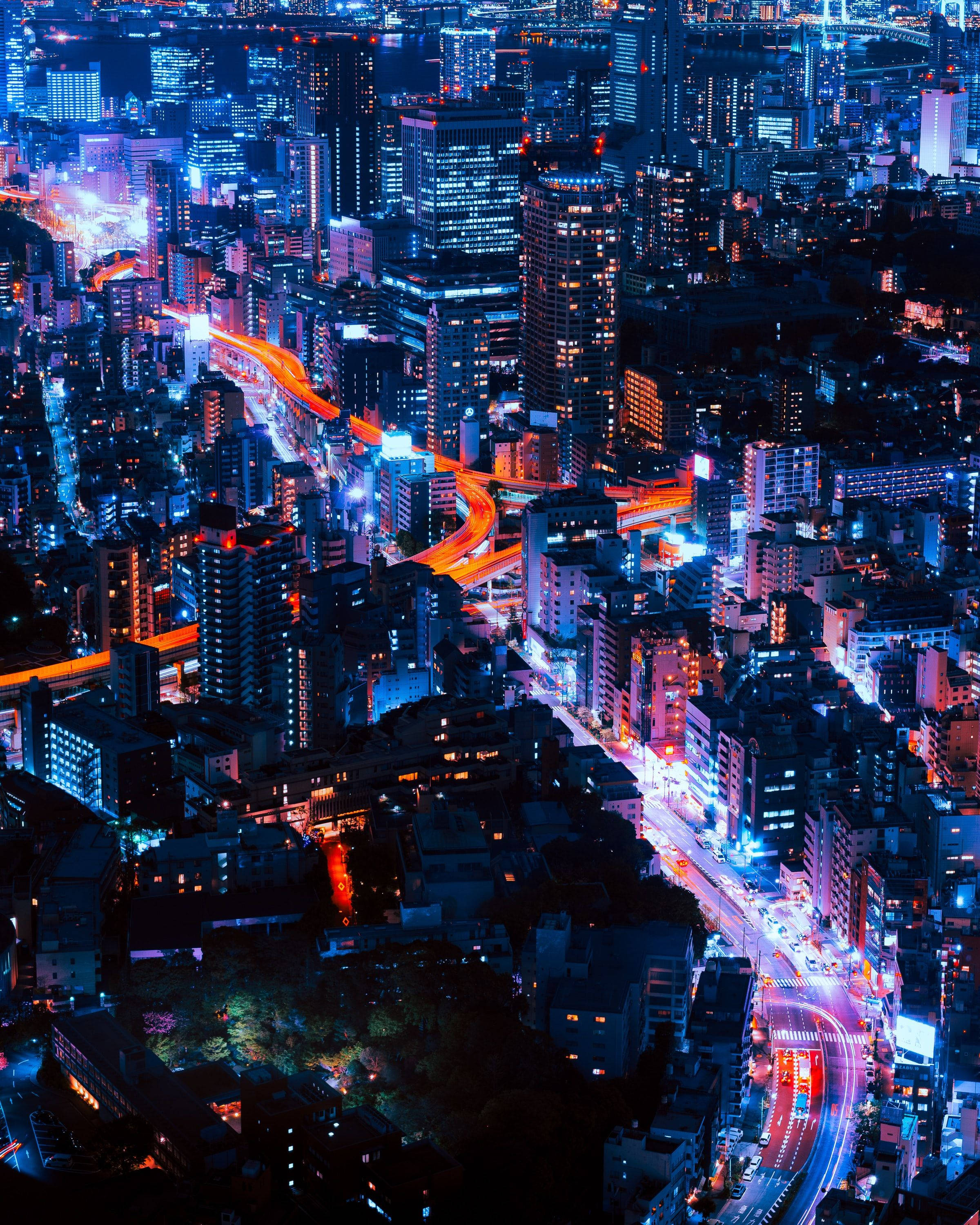 霓虹閃爍的東京城市夜景全景圖 壁紙