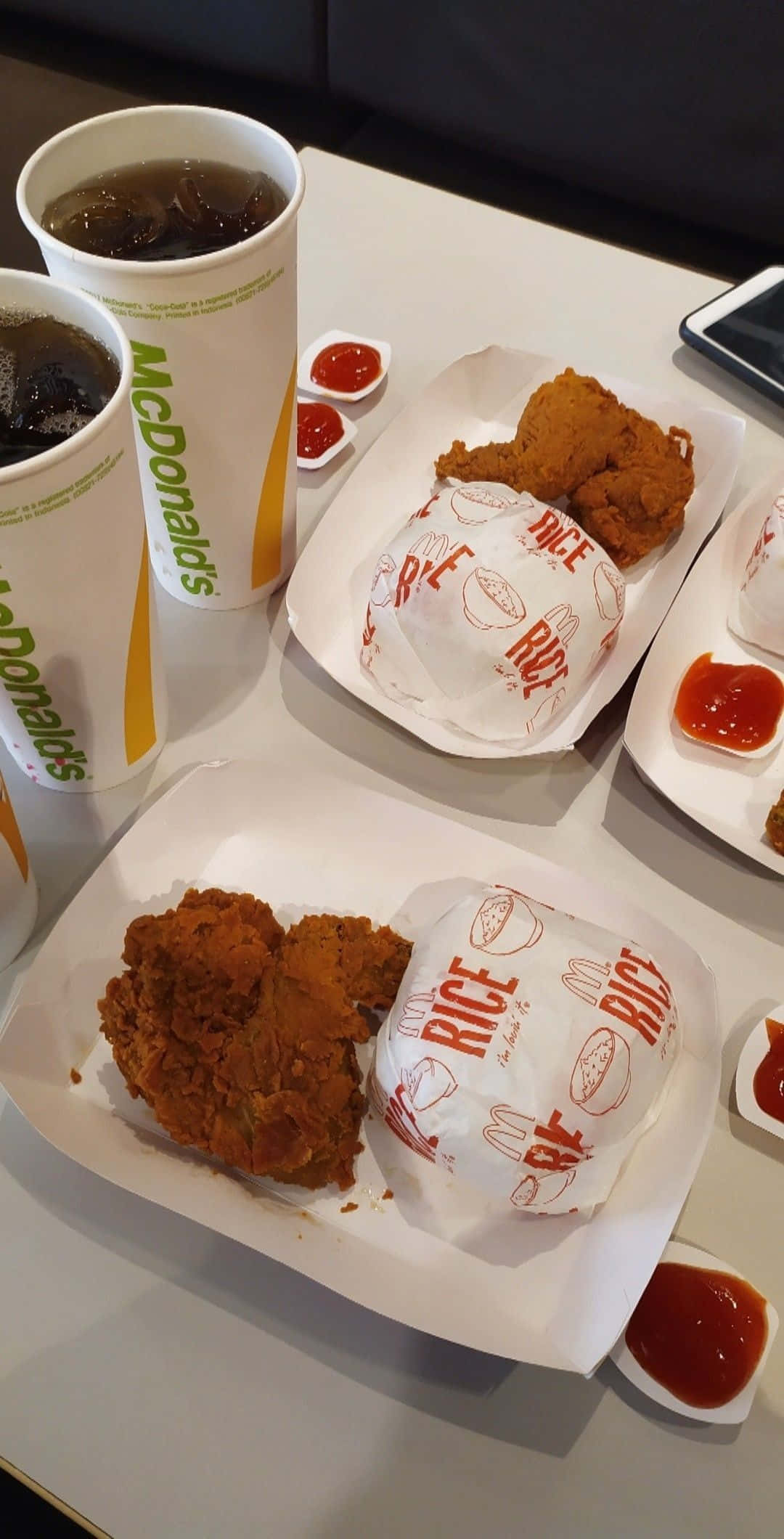 麥當勞雞肉與米飯餐點圖片 壁紙