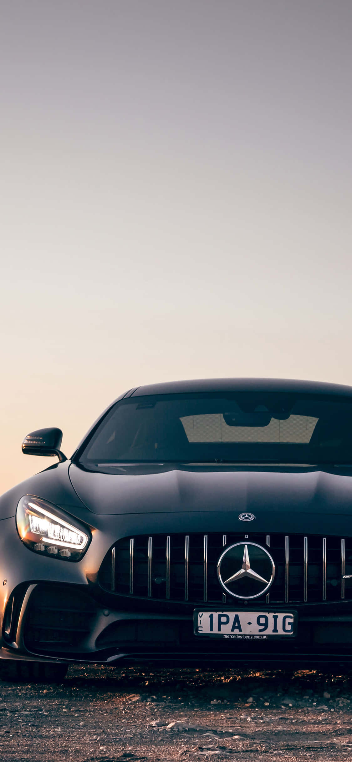 黑色iPhone Xs Mercedes AMG背景 壁紙