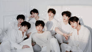 BTS 桌面成員身穿白色服裝 — BTS 桌面 壁紙