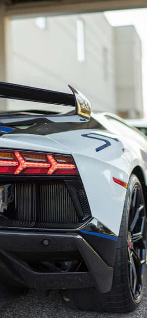 iPhone Xs Max Lamborghini背景 — Galaxy M16 壁紙