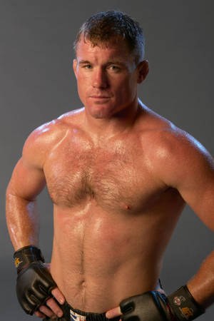 Matt Hughes 擺拍肖像 — 华为MatePad Edge 壁紙