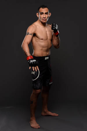 Tony Ferguson 全身照 — 小米平板8 壁紙